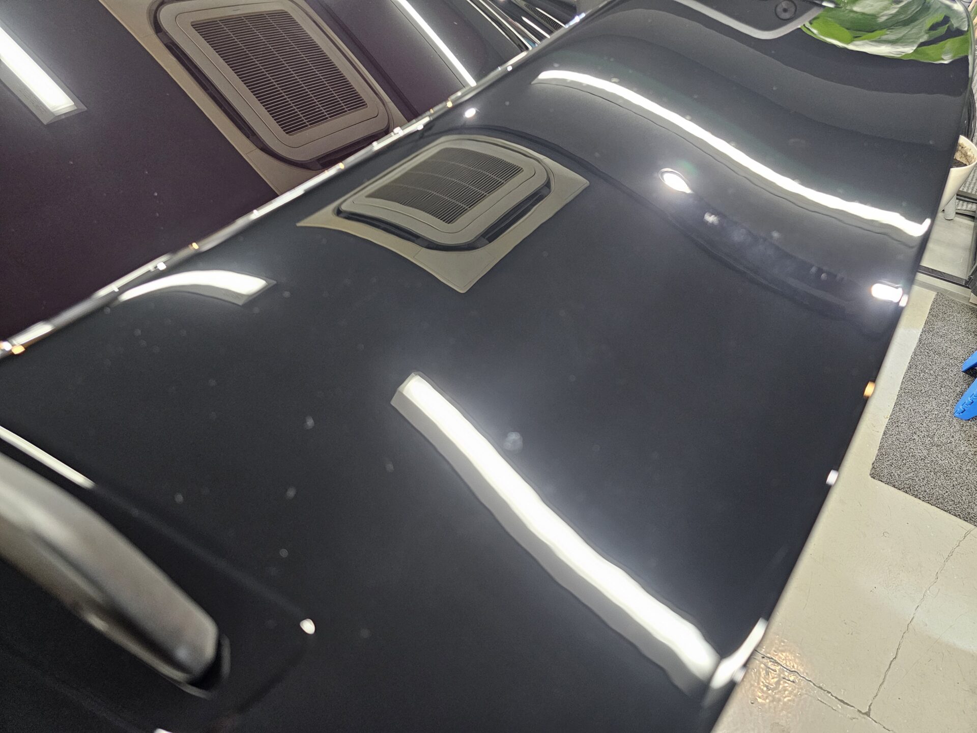 ポルシェ718ケイマンGT4RS ソリッドブラック スポイラー