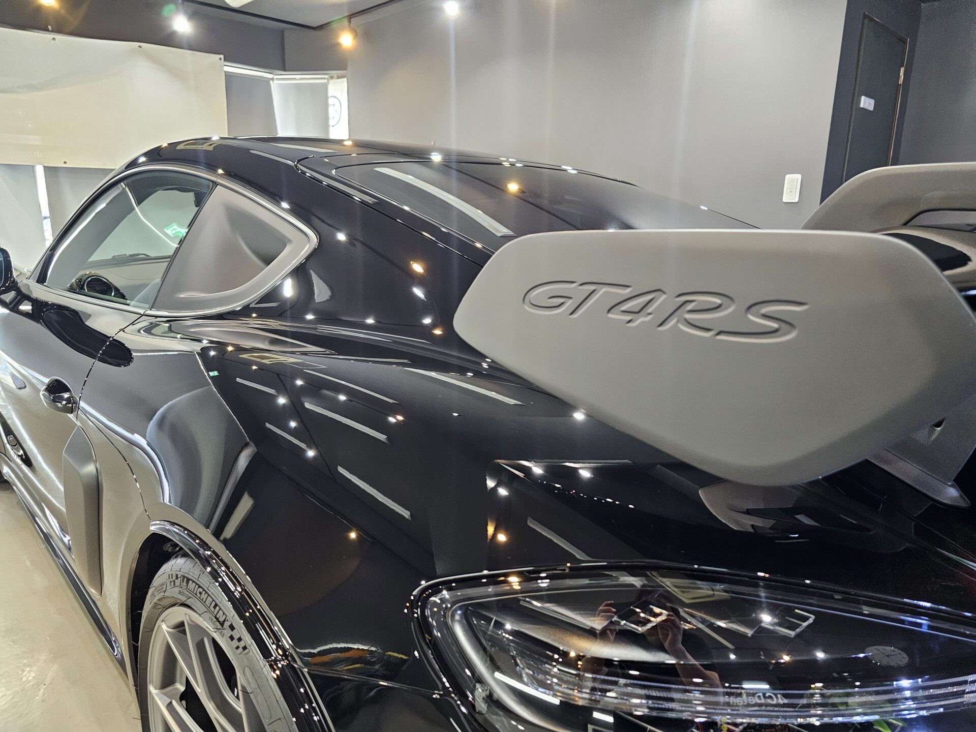 ポルシェ718ケイマンGT4RS ソリッドブラック セラミックコーティング プロテクションフィルム