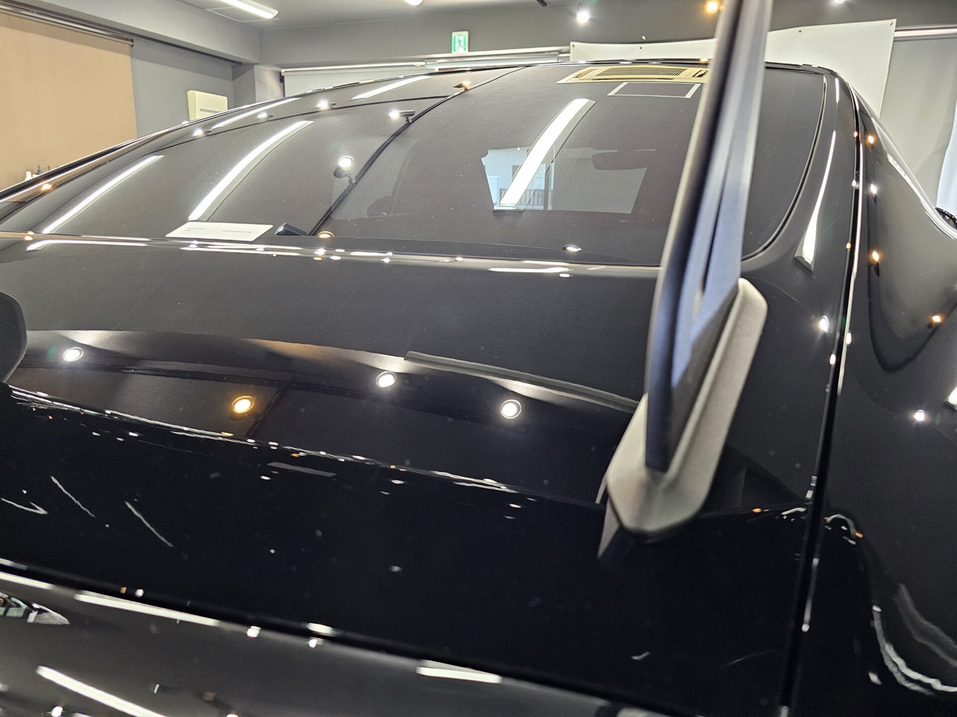 ポルシェ718ケイマンGT4RS ソリッドブラック 磨き傷除去