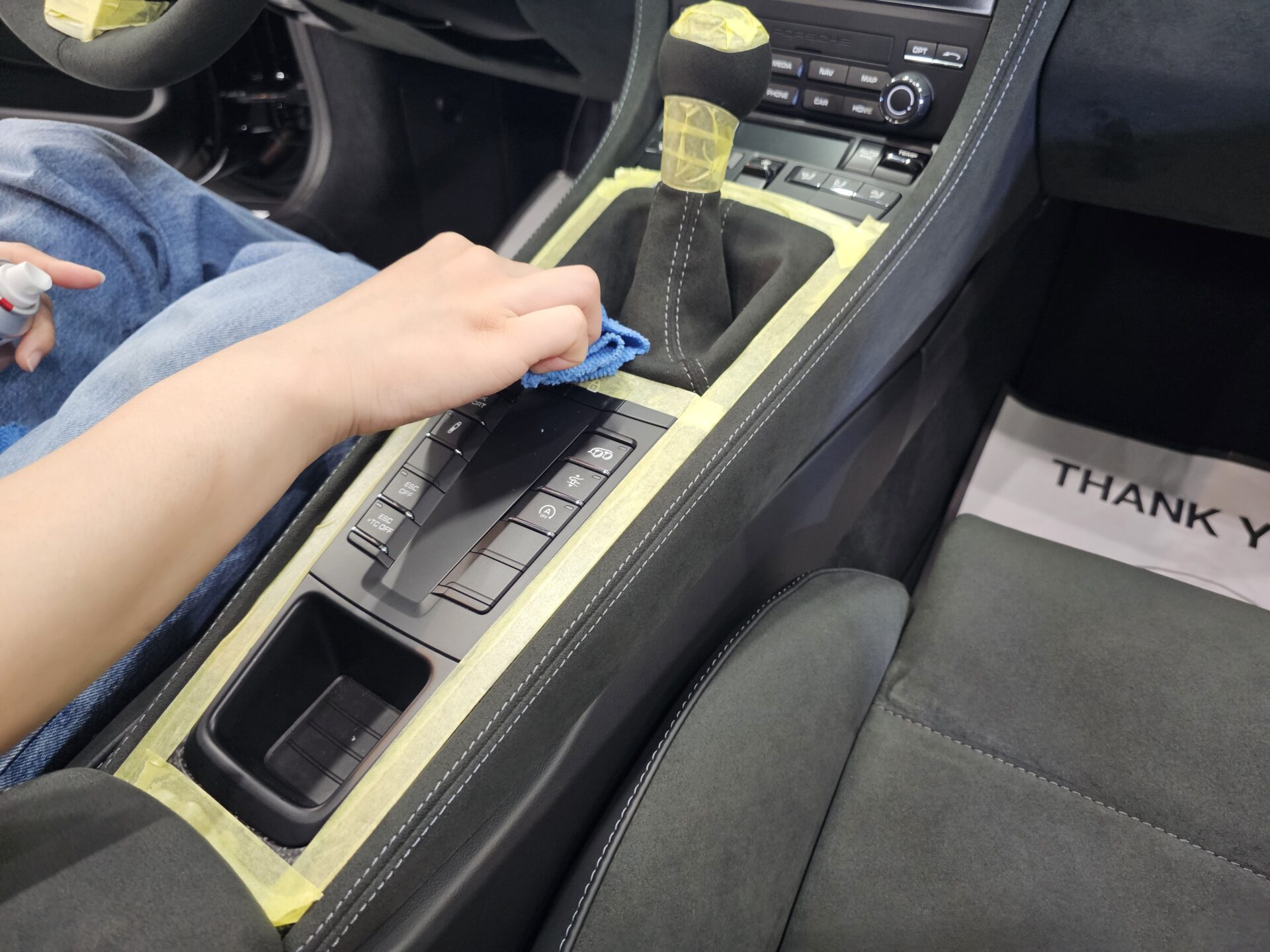 ポルシェ718スパイダーRS 新車 ソリッドブラック アルカンターラ細部コーティング