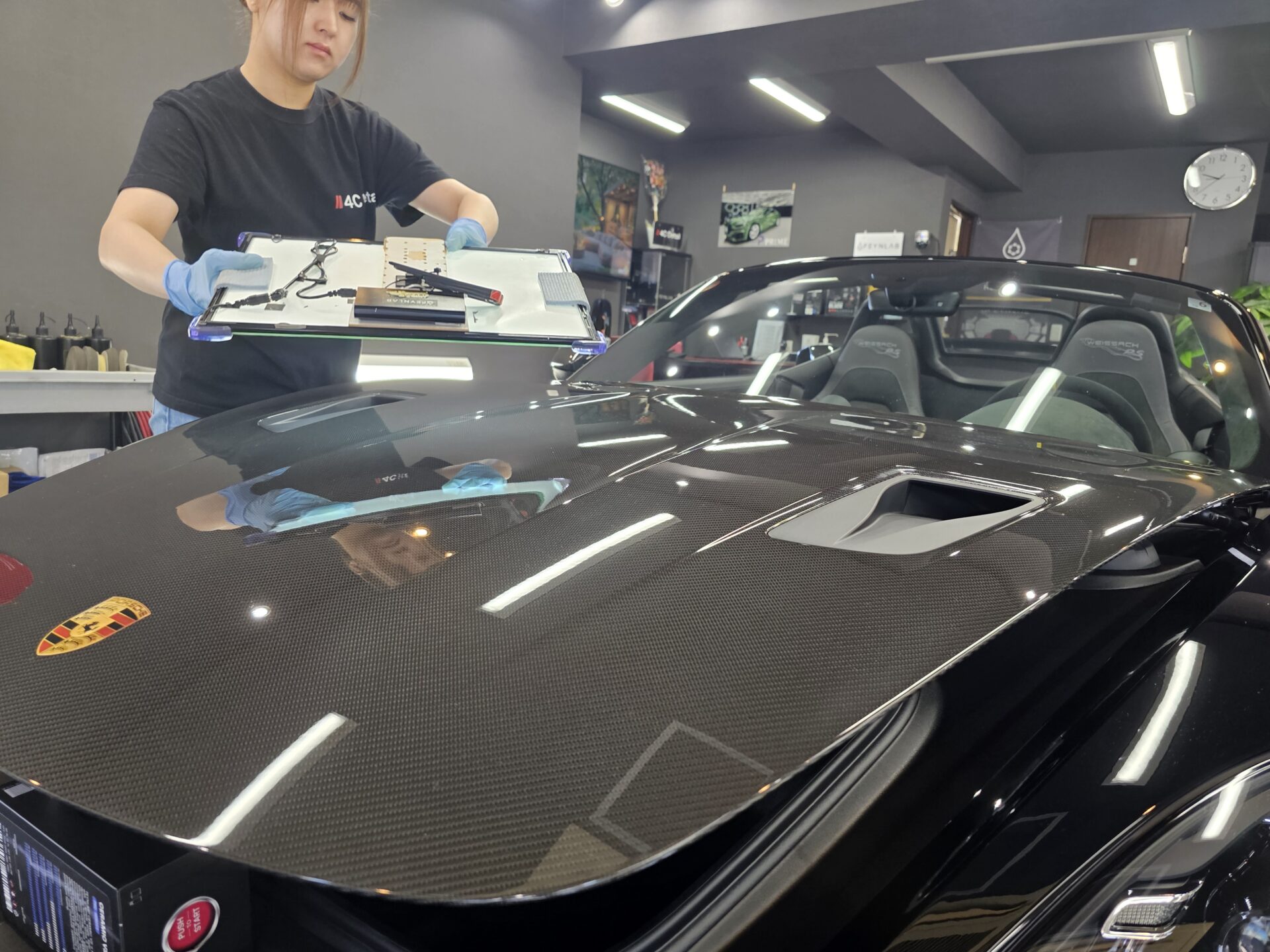 ポルシェ718スパイダーRS 新車 ソリッドブラック コーティングチェック