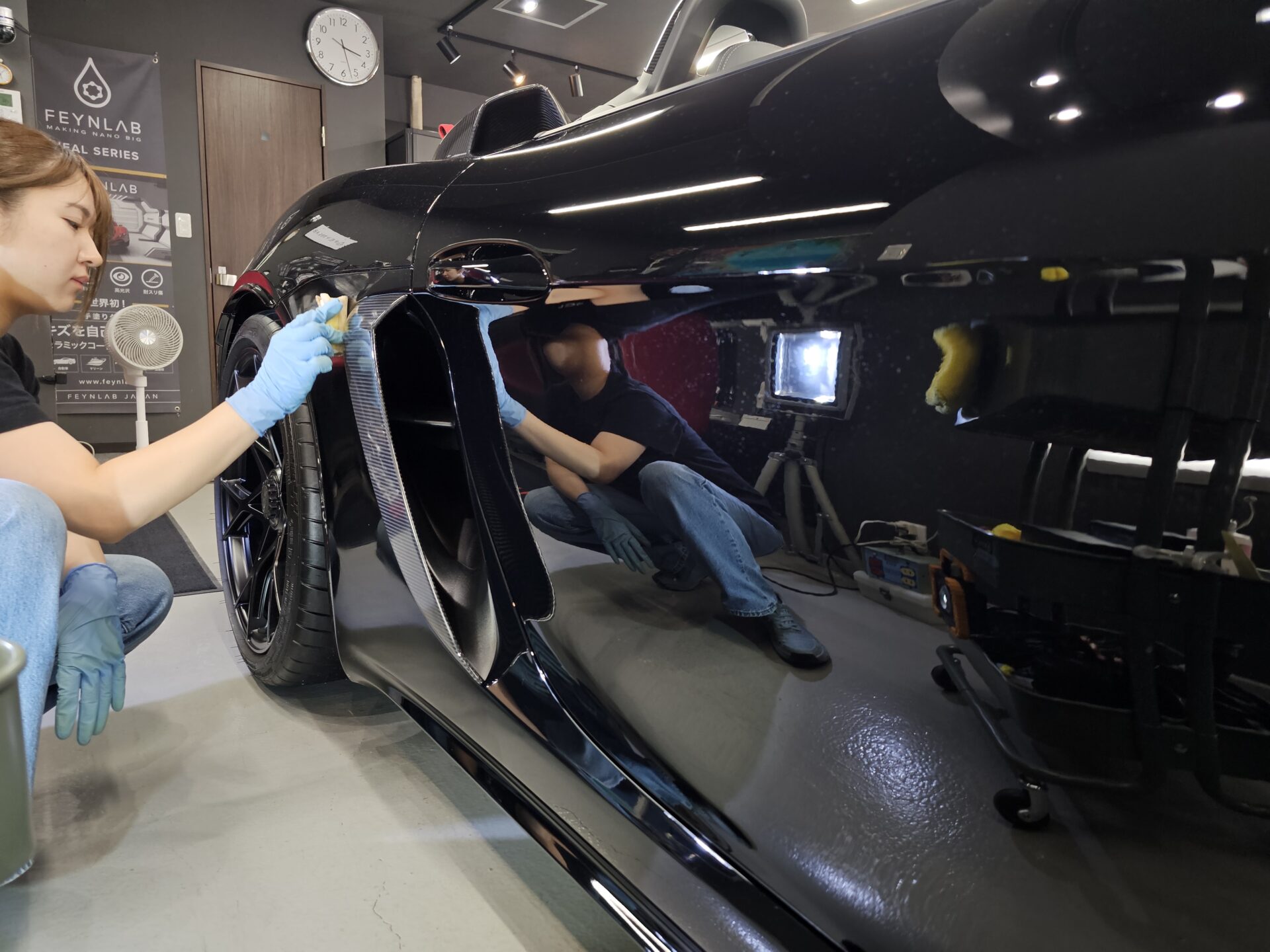 ポルシェ718スパイダーRS 新車 ソリッドブラック セラミックコーティング施工風景