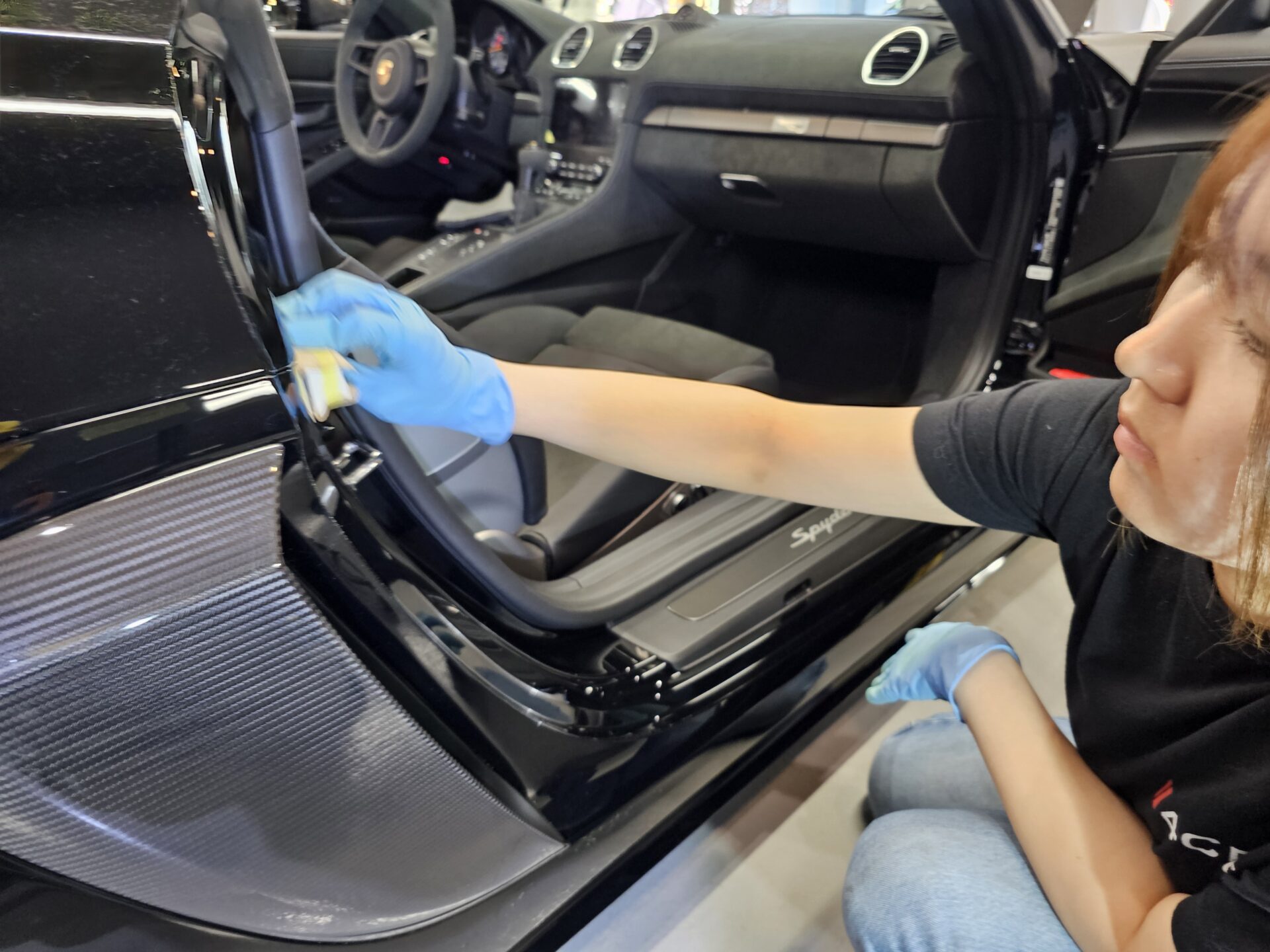 ポルシェ718スパイダーRS 新車 ソリッドブラック ドア内側コーティング