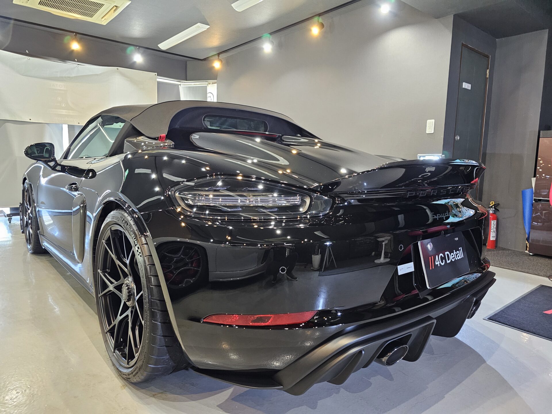 ポルシェ718スパイダーRS 新車 ソリッドブラック ボディコーティング セラミック