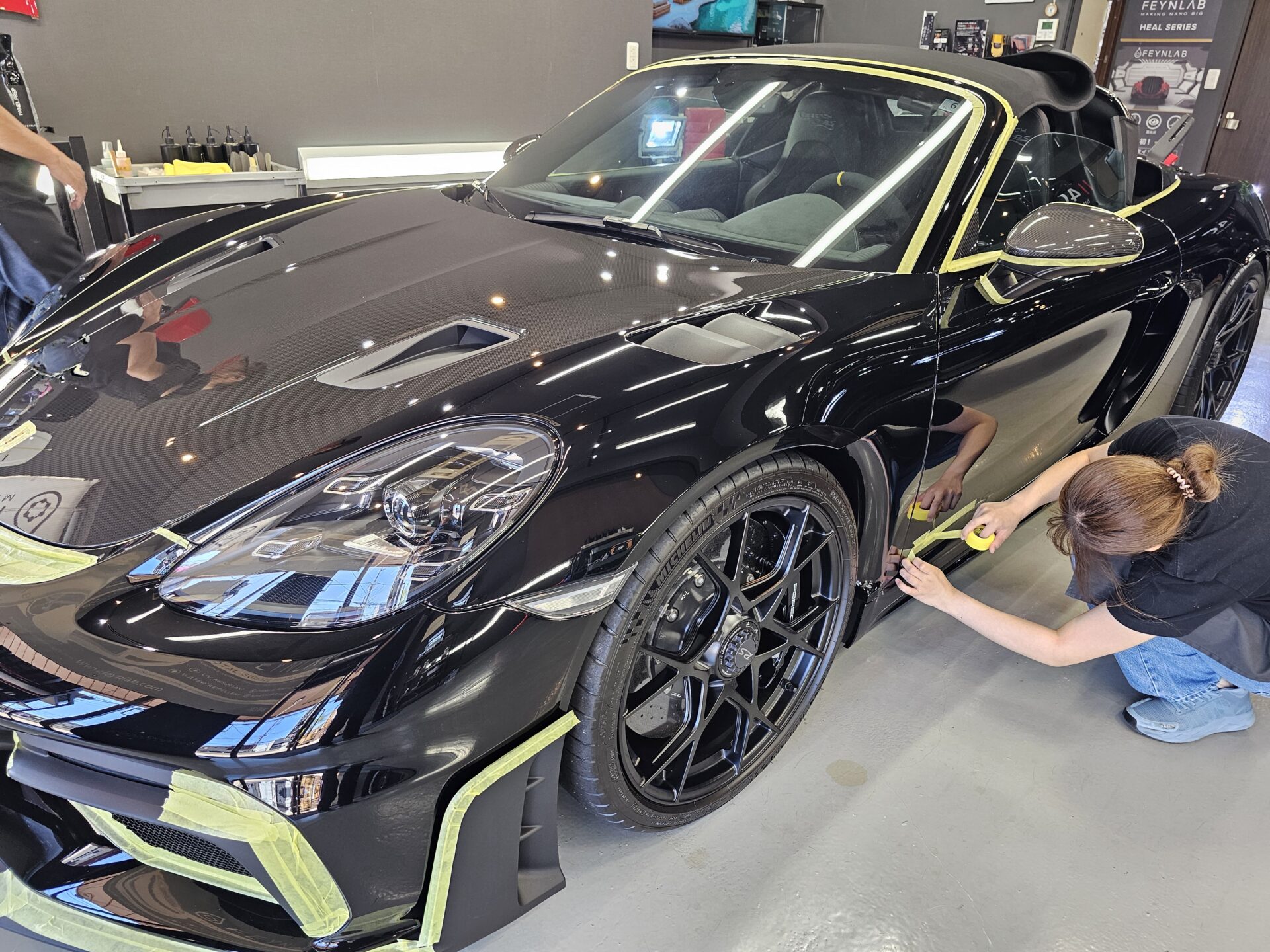 ポルシェ718スパイダーRS 新車 ソリッドブラック マスキング処理
