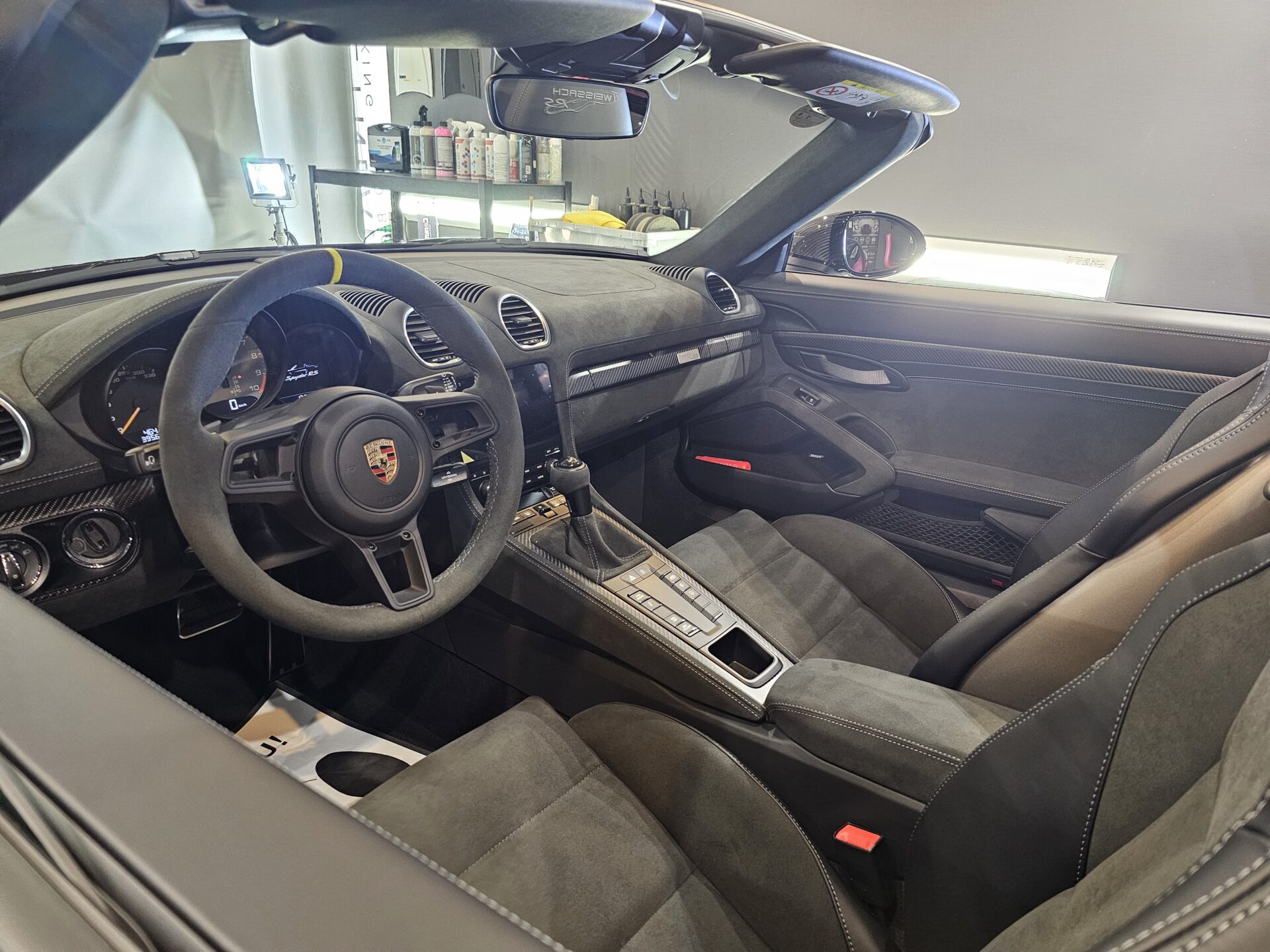ポルシェ718スパイダーRS 新車 ソリッドブラック レザーシートアルカンターラセラミックコーティング