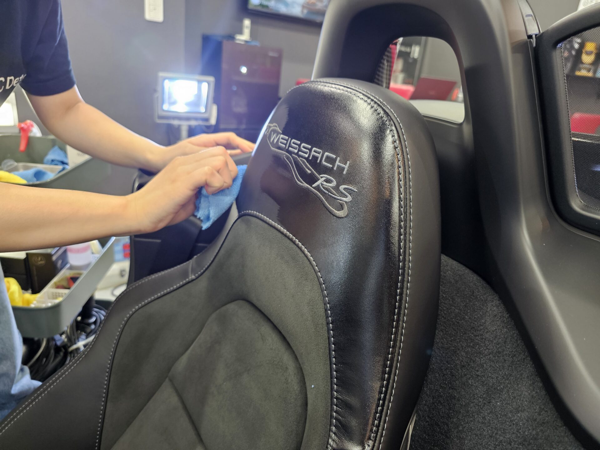 ポルシェ718スパイダーRS 新車 ソリッドブラック レザーセラミックシートコーティング