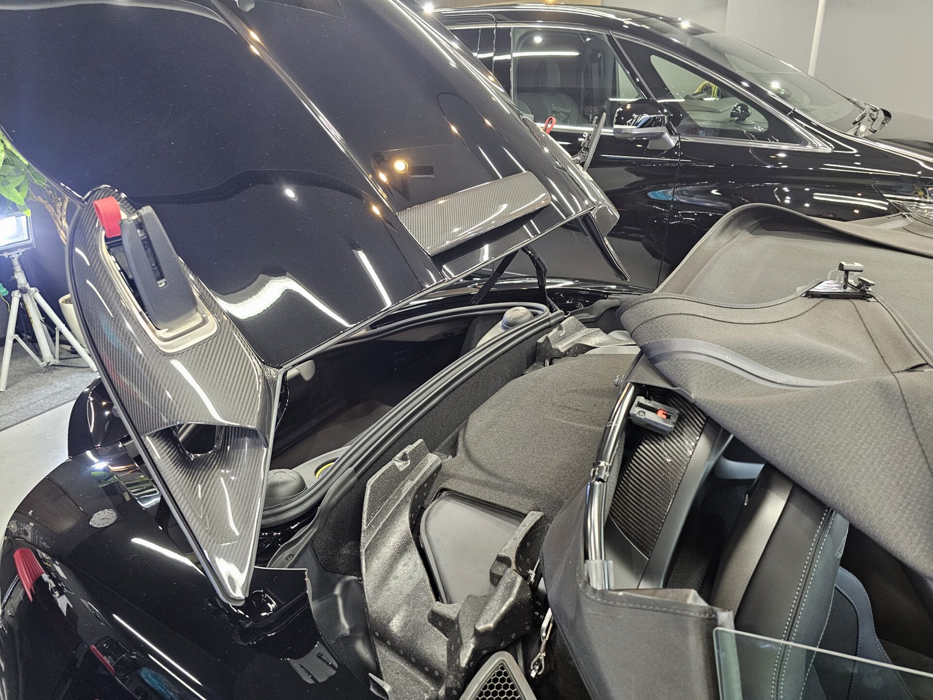 ポルシェ718スパイダーRS 新車 ソリッドブラック 幌開閉