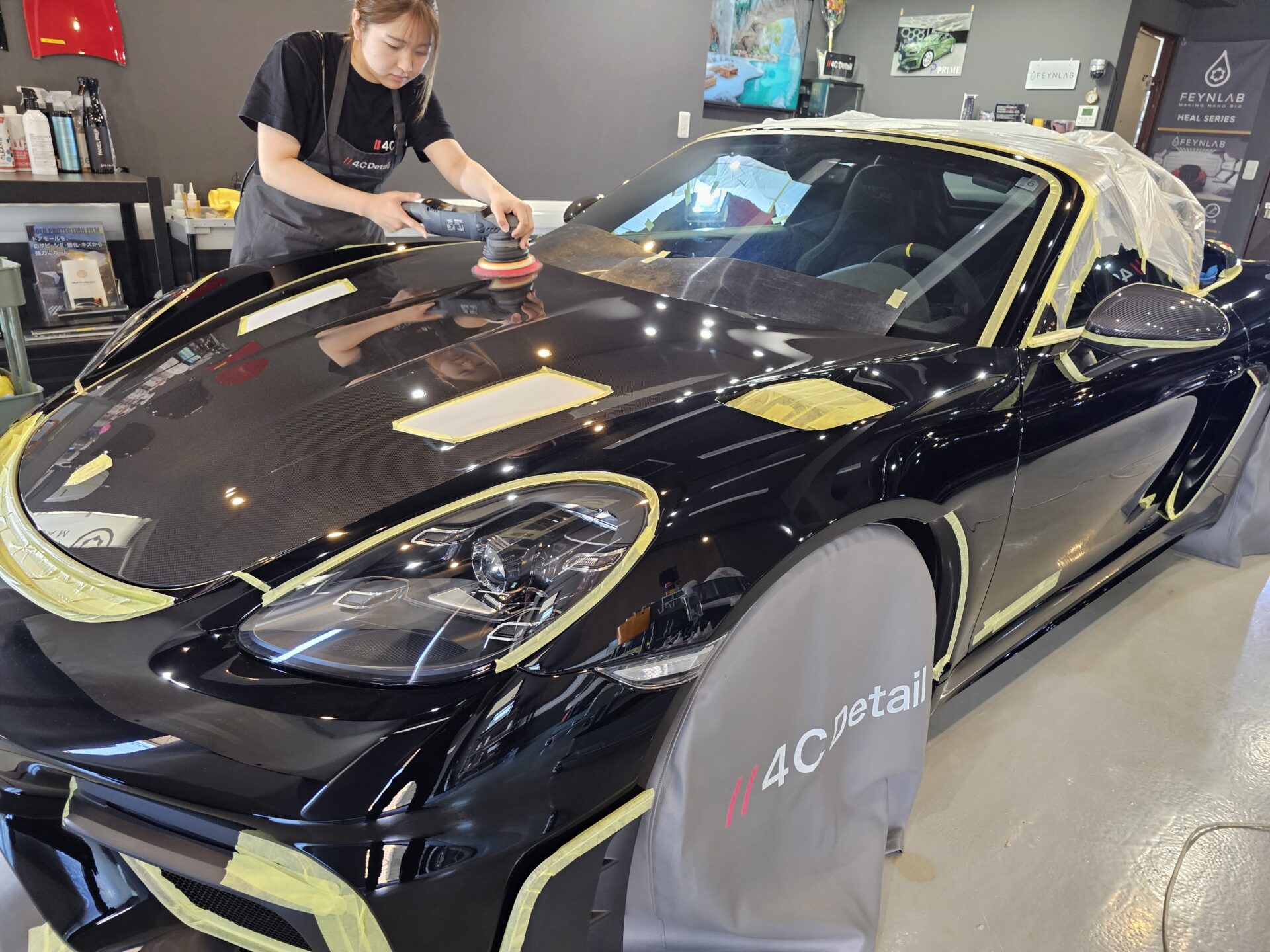 ポルシェ718スパイダーRS 新車 ソリッドブラック 磨き 下地処理