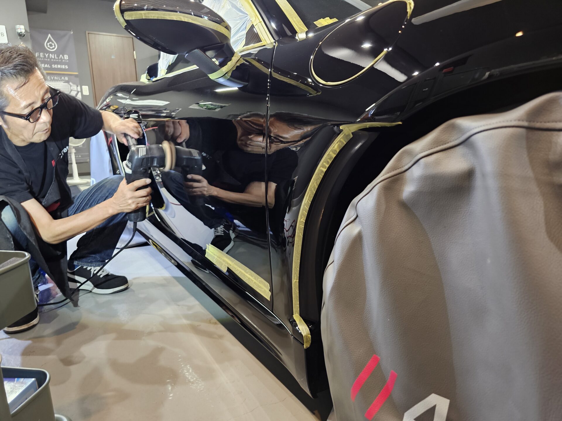 ポルシェ718スパイダーRS 新車 ソリッドブラック 磨き職人