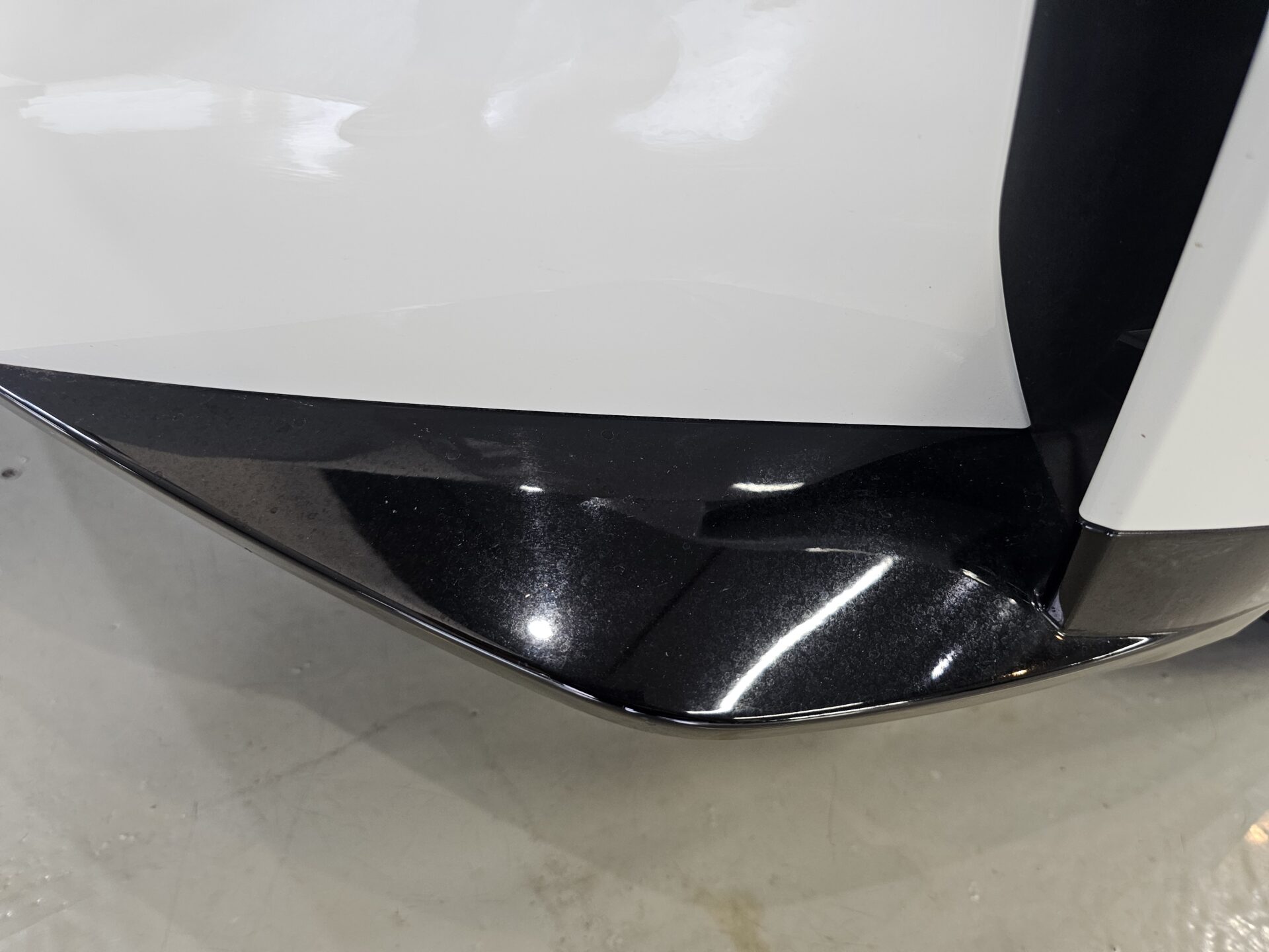 BMW M3コンペティション アルピンホワイト 細部薄シミ薄傷