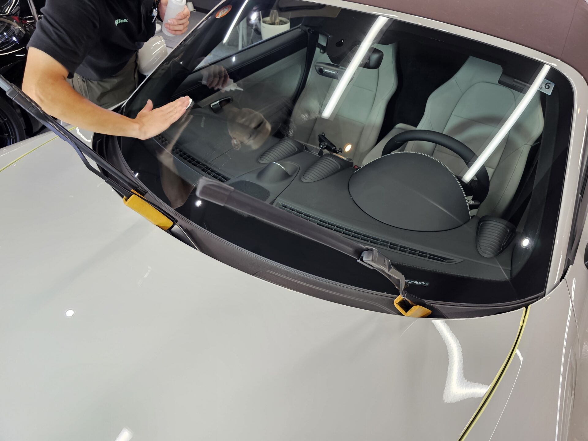 ポルシェ718ボクスターGTS4.0 新車 スリックフロントガラスコーティング塗布