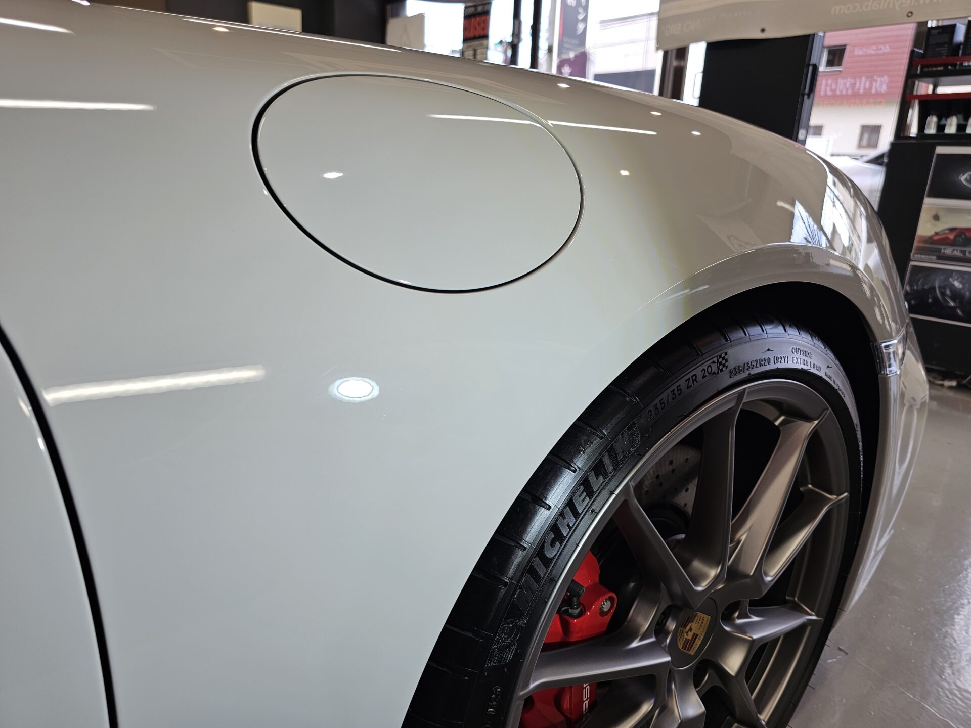 ポルシェ718ボクスターGTS4.0 新車 バフ目除去
