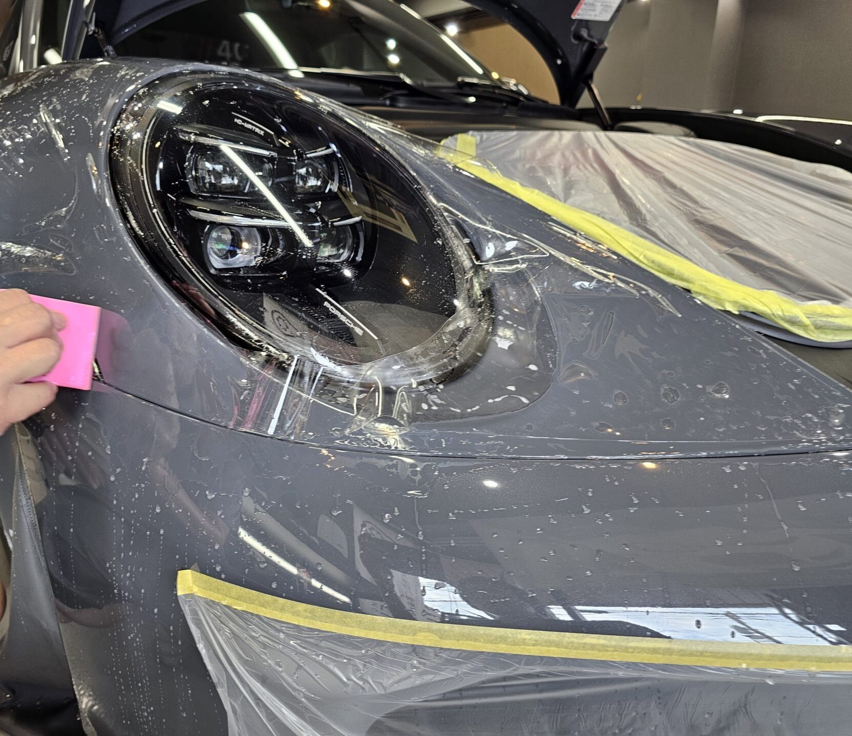 ポルシェ911カレラGTS(992.2)新車 ストレートグレーネオ PPF 丁寧に施工