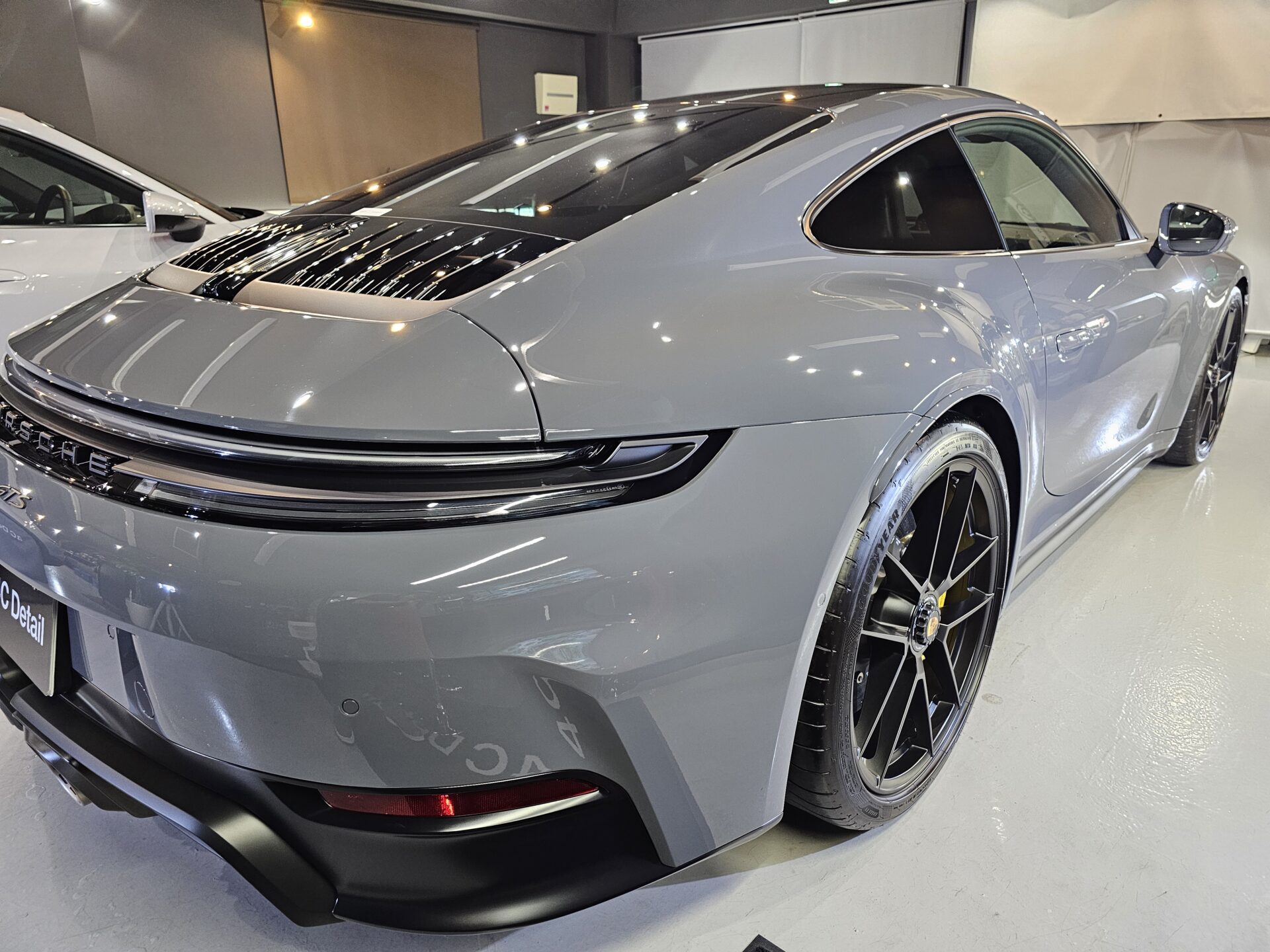 ポルシェ911カレラGTS(992.2)新車 ストレートグレーネオ XPEL PPF フルラッピング FEYNLAB