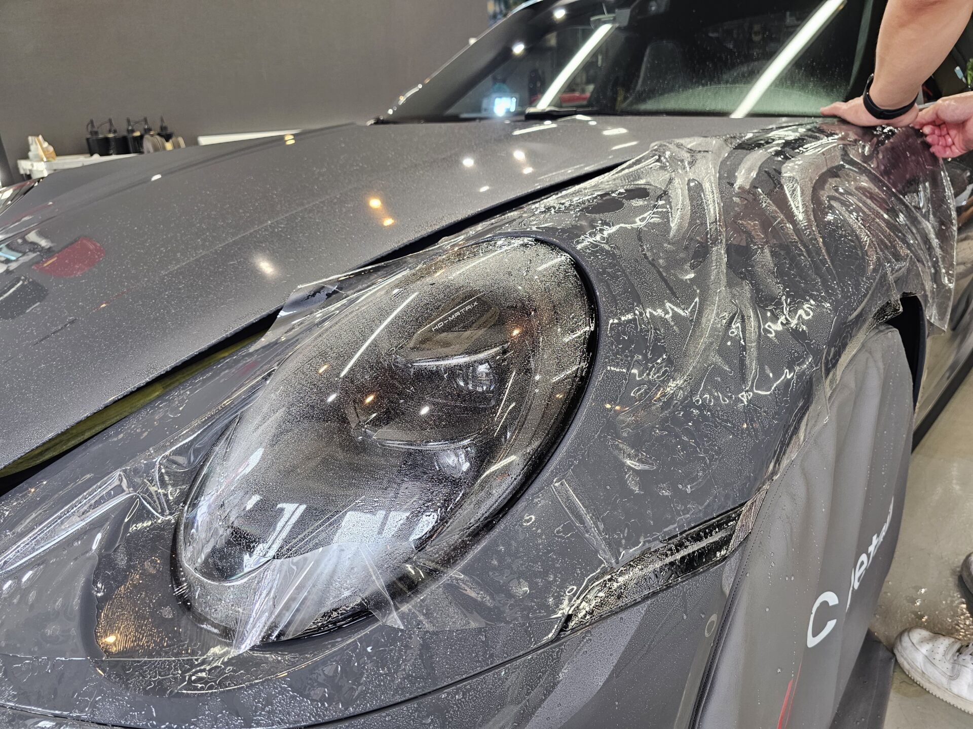 ポルシェ911カレラGTS(992.2)新車 ストレートグレーネオ XPEL PPF 施工風景