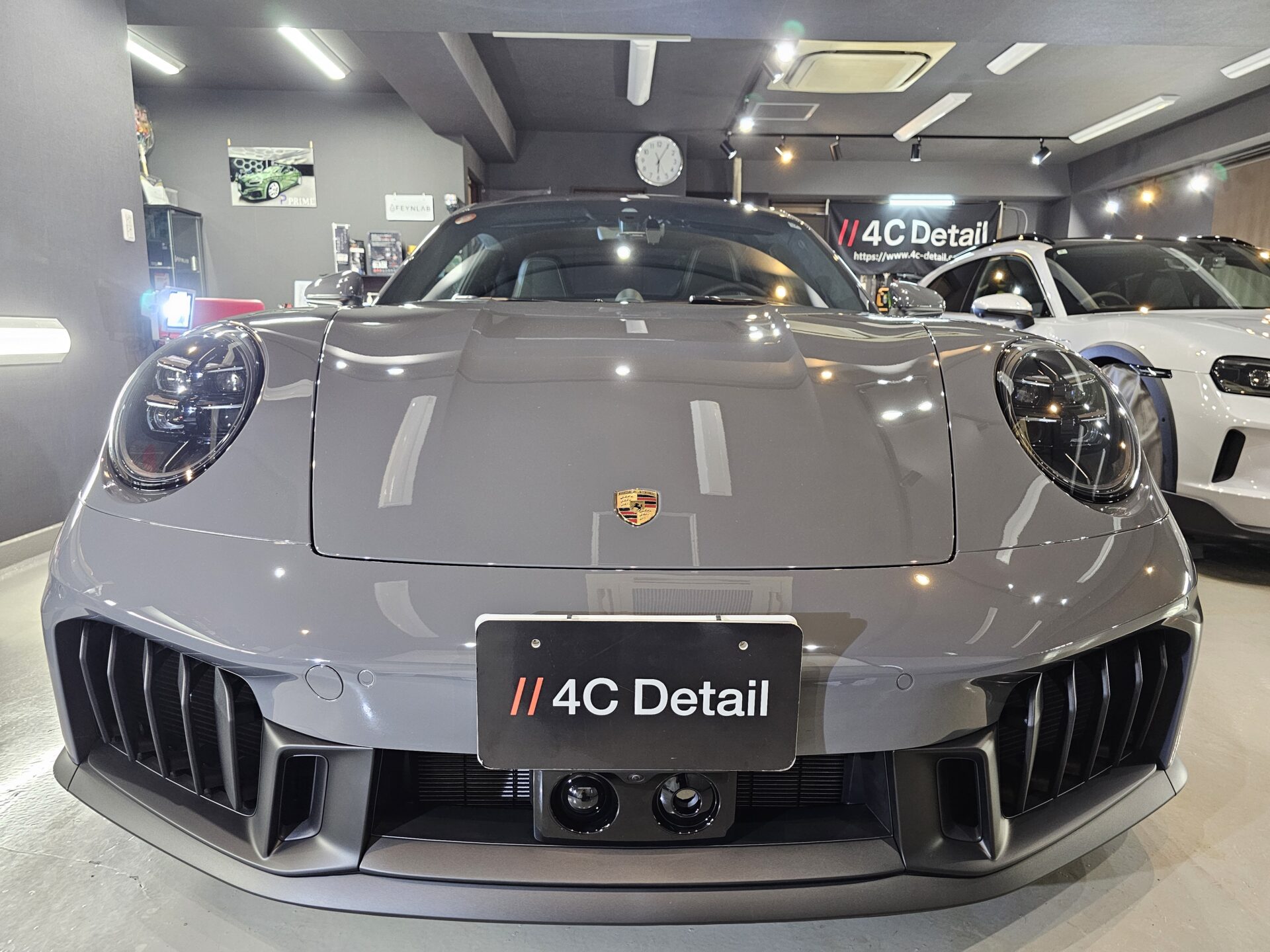 ポルシェ911カレラGTS(992.2)新車 ストレートグレーネオ XPELフルプロテクションフィルム