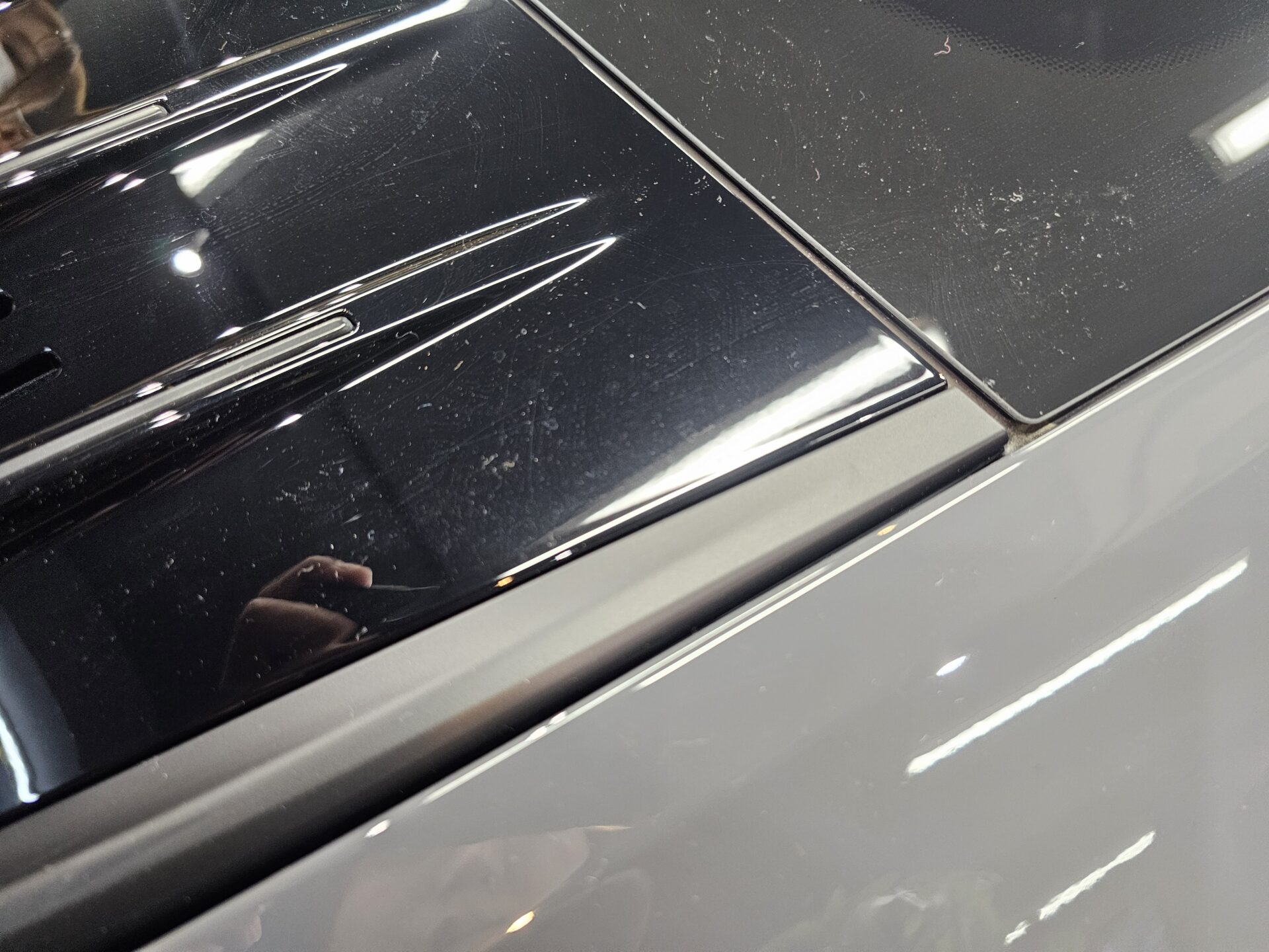 ポルシェ911カレラGTS(992.2)新車 ストレートグレーネオ エンジンカバーシミ