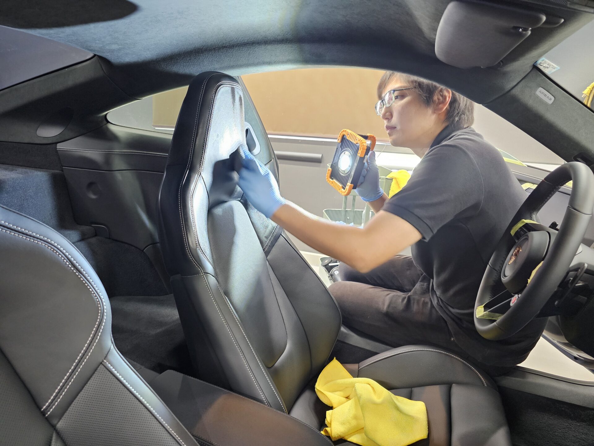 ポルシェ911カレラGTS(992.2)新車 ストレートグレーネオ レザーシートコーティング セラミック