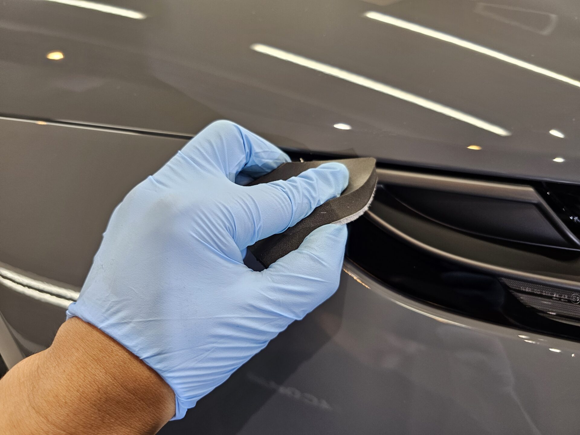 ポルシェ911カレラGTS(992.2)新車 ストレートグレーネオ 未塗装樹脂クリーニング