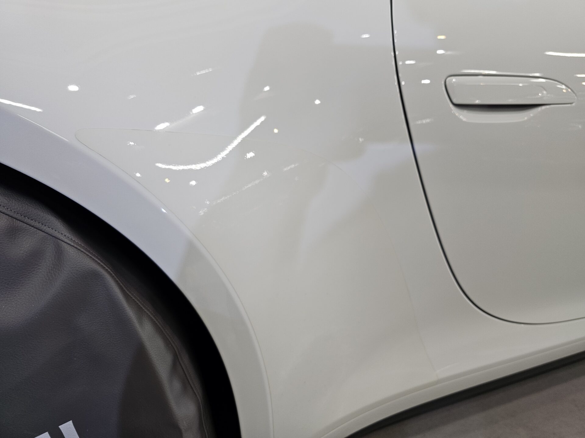 ポルシェ911カレラS(992.1)　ストーンガード黄ばみ