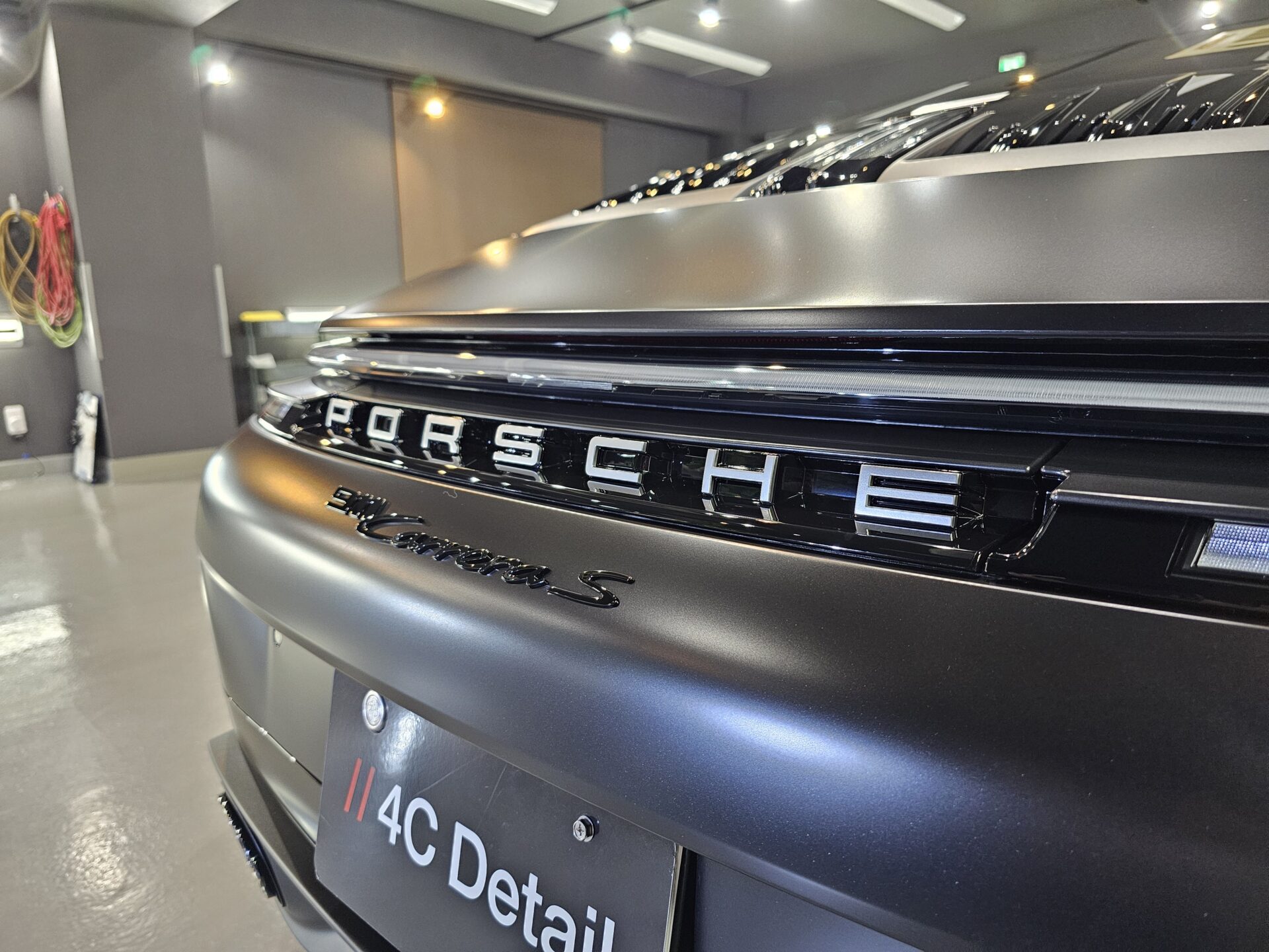 ポルシェ911カレラS(992.2) XPELステルスフルプロテクションフィルム マットブラックラッピング 4C Detail