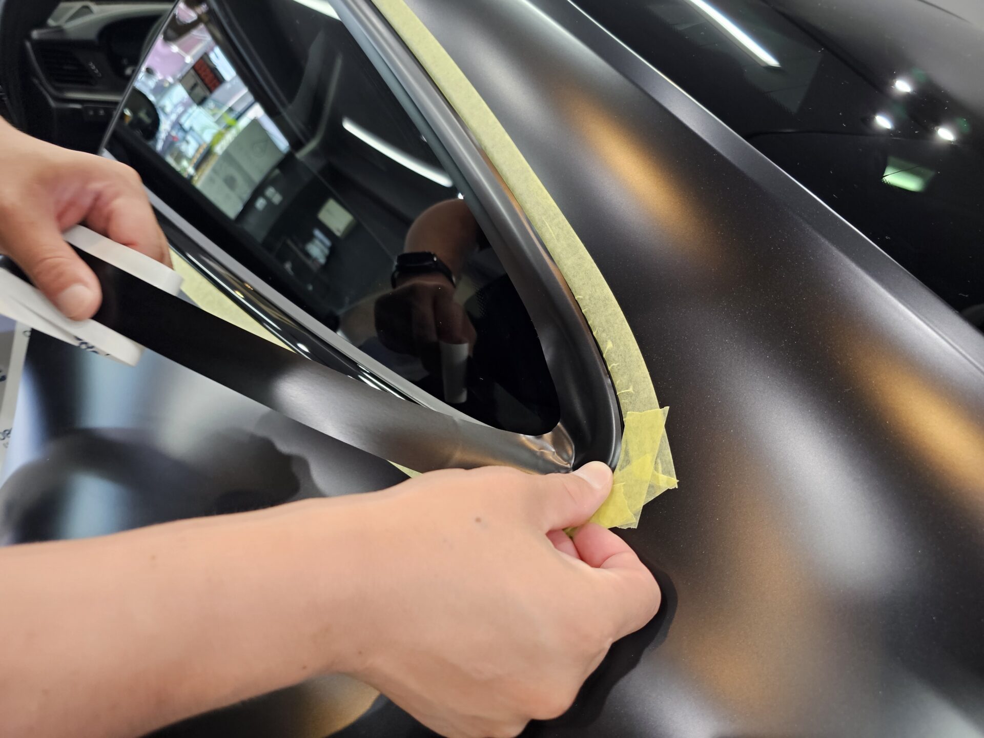 ポルシェ911カレラS(992.2) XPELステルスフルプロテクションフィルム マットブラックラッピング モールラッピング施工