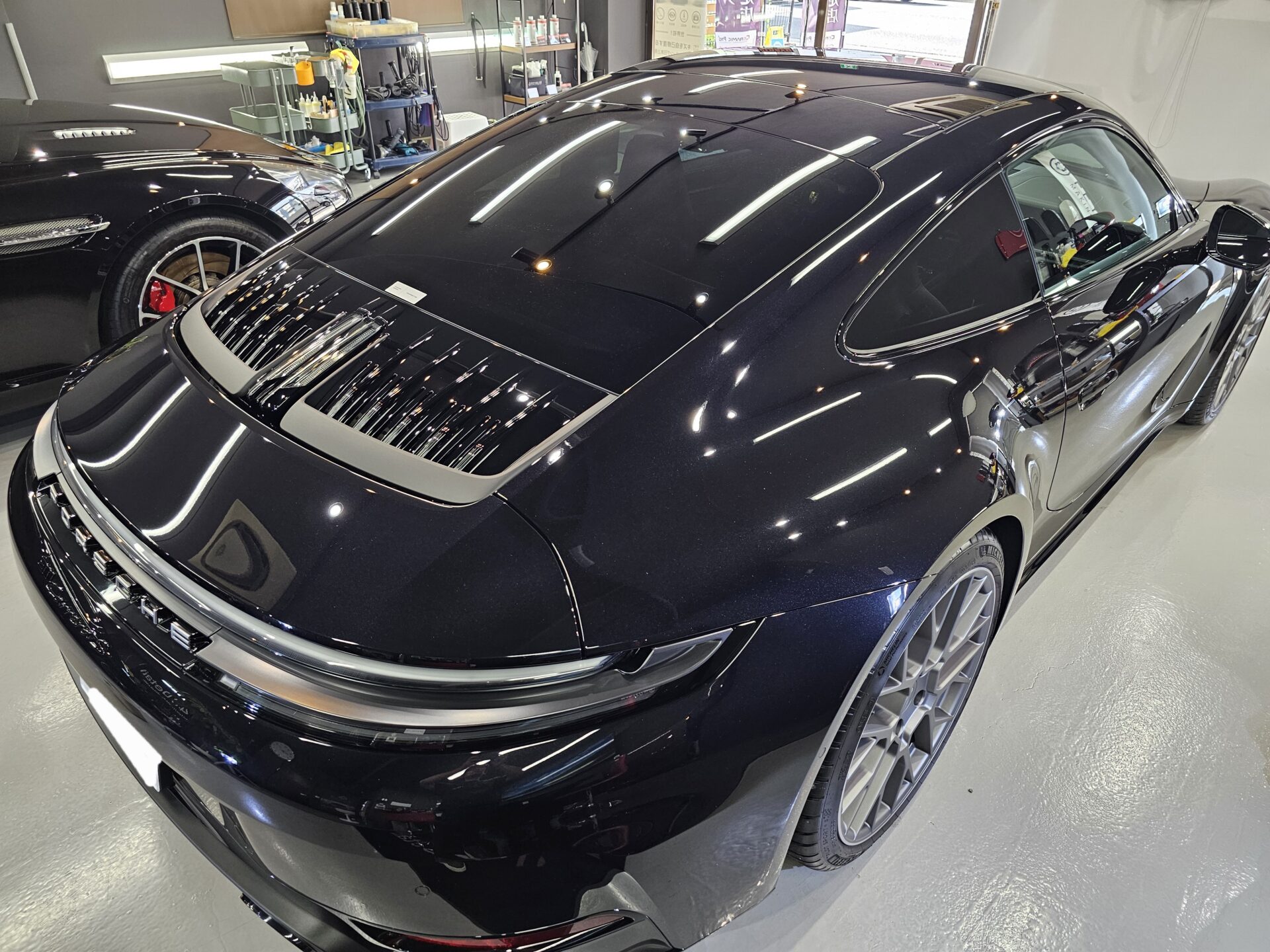 ポルシェ911カレラS(992.2) XPELステルスフルプロテクションフィルム マットブラックラッピング 下地処理クリーニング