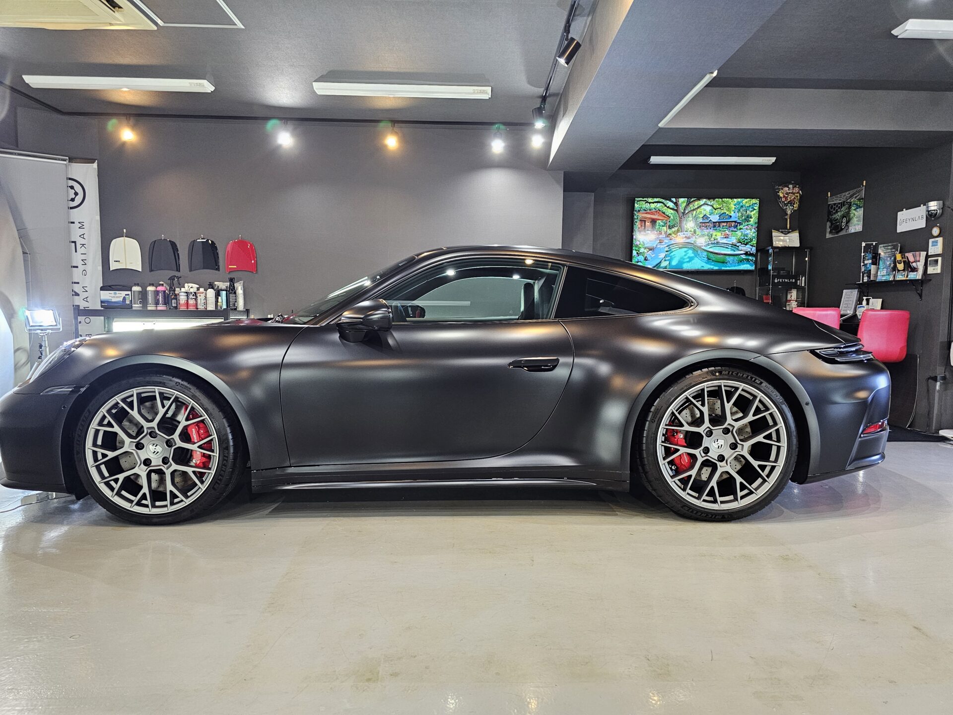 ポルシェ911カレラS(992.2) XPELステルスフルプロテクションフィルム マットブラックラッピング 内外装フルコーティング施工