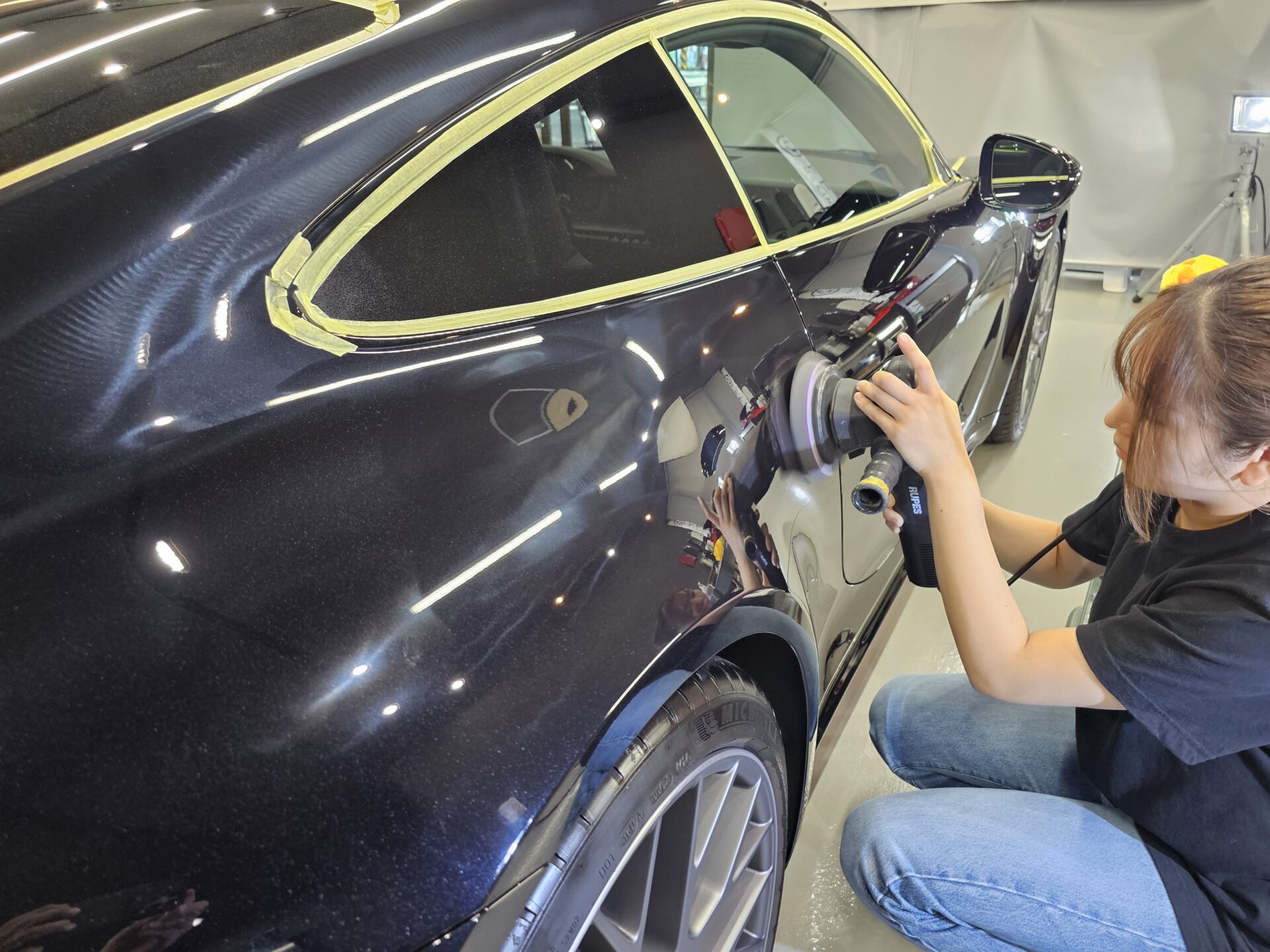ポルシェ911カレラS(992.2) XPELステルスフルプロテクションフィルム マットブラックラッピング 磨き 研磨 女子
