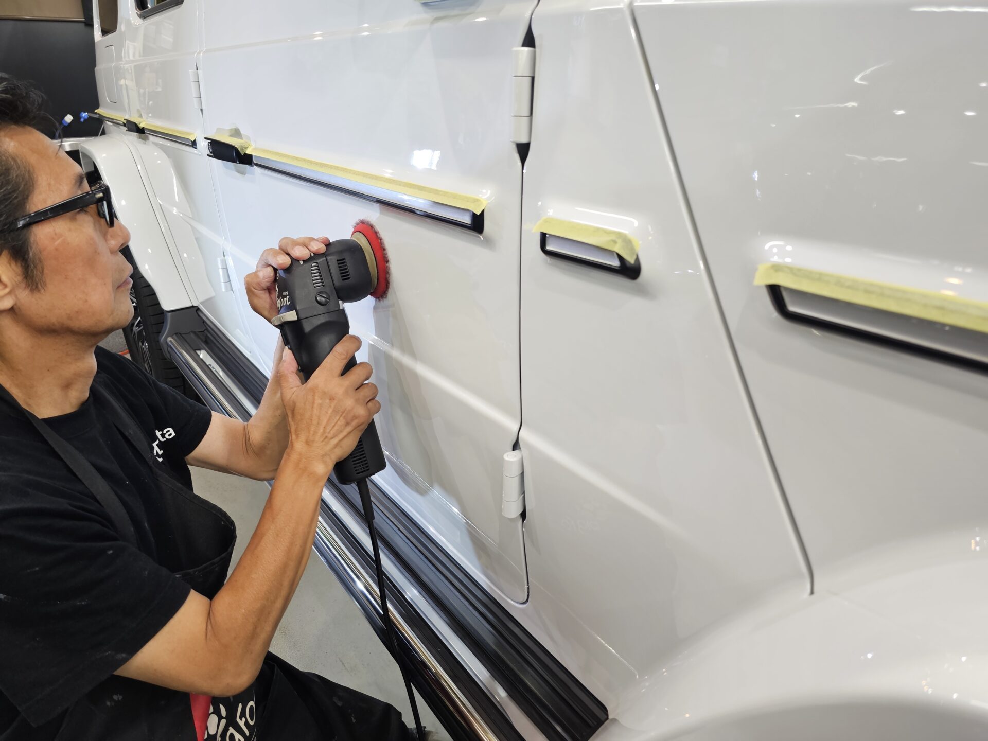 メルセデスベンツG450d ゲレンデ 新車 オパリスホワイト 磨き 研磨 下地処理