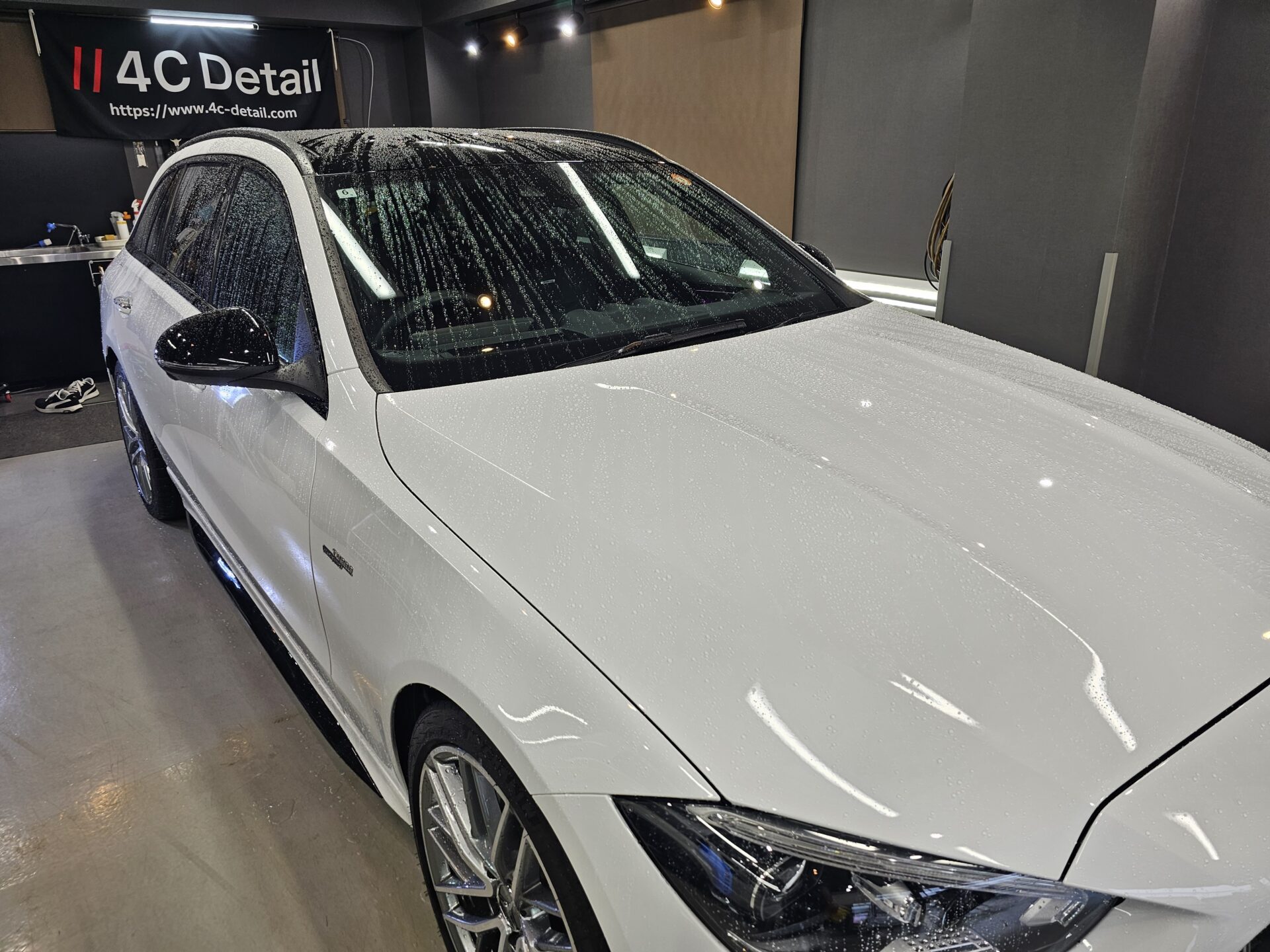メルセデスAMG C43ステーションワゴン S206 オパリスホワイト 洗車