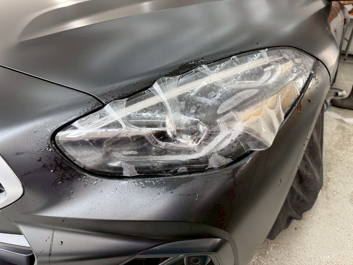 BMW Z4 XPEL STELTH PPF マットプロテクションフィルム フィルム施工環境