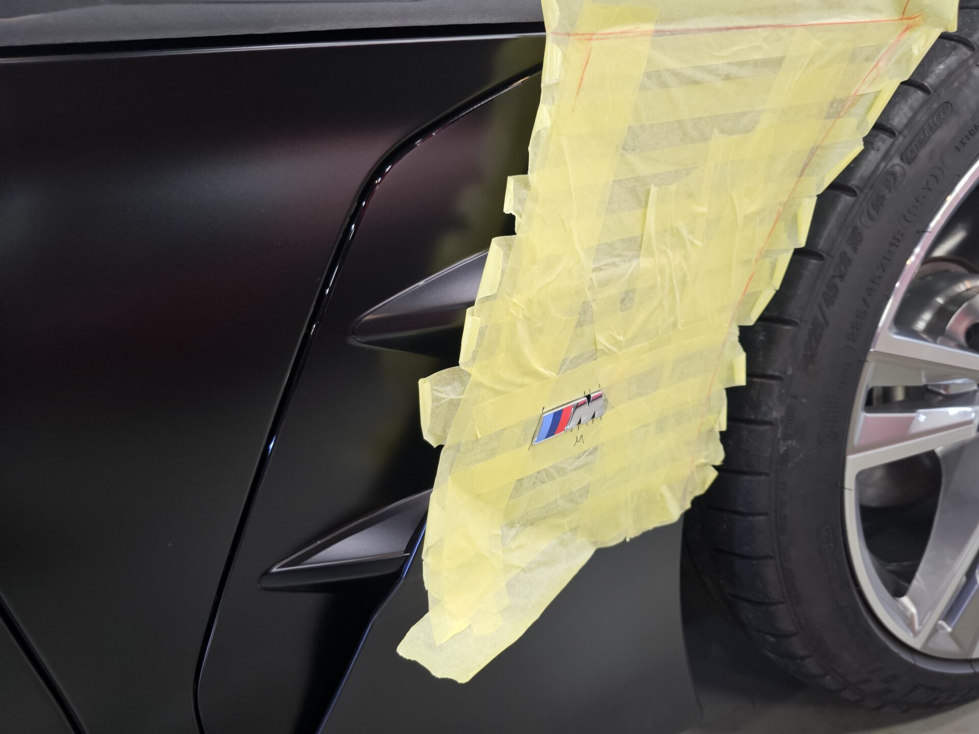 BMW Z4 XPEL STELTH PPF マットプロテクションフィルム 施工後エンブレム取付