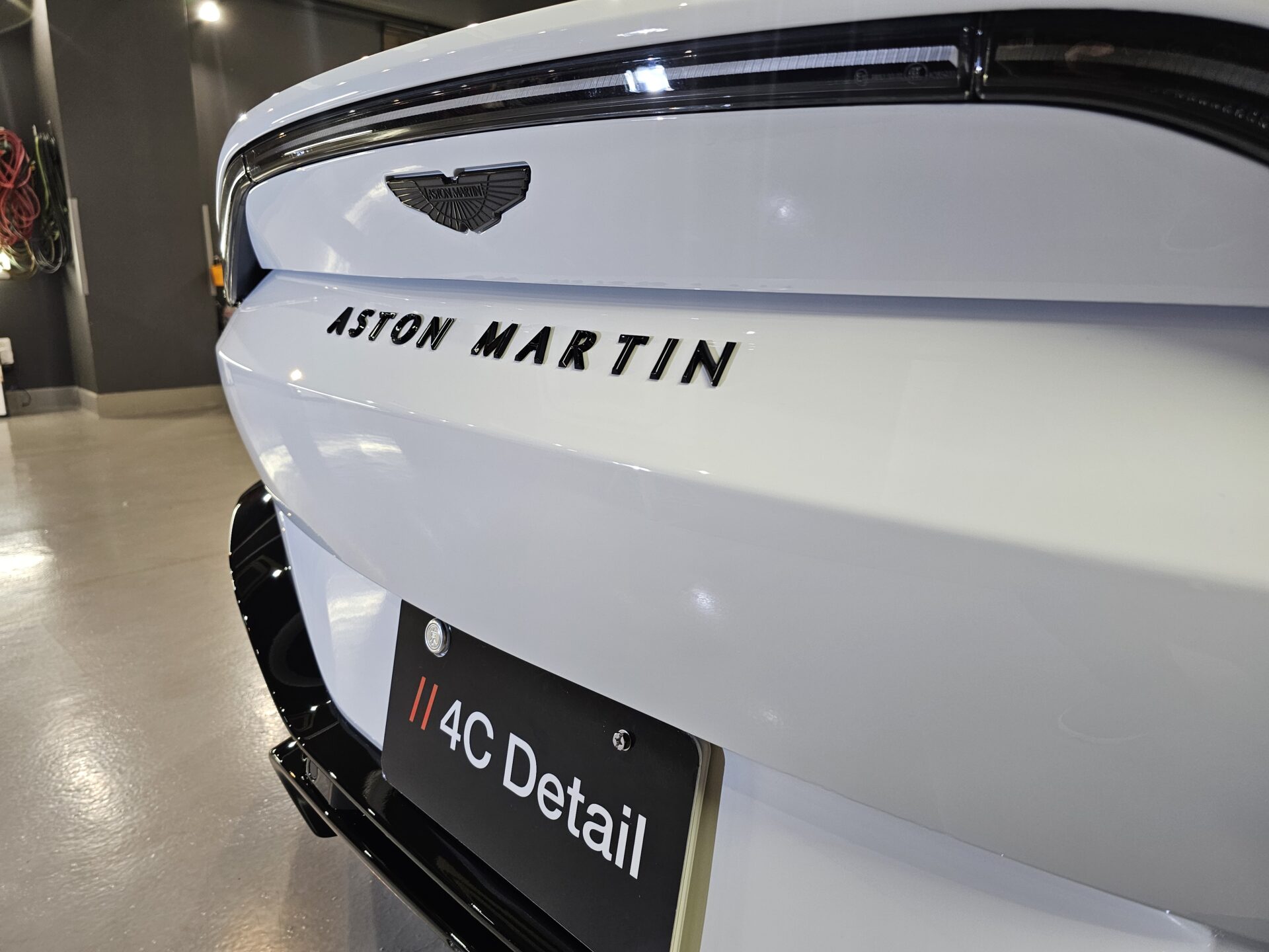 アストンマーチンヴァンテージ ASTON MARTIN