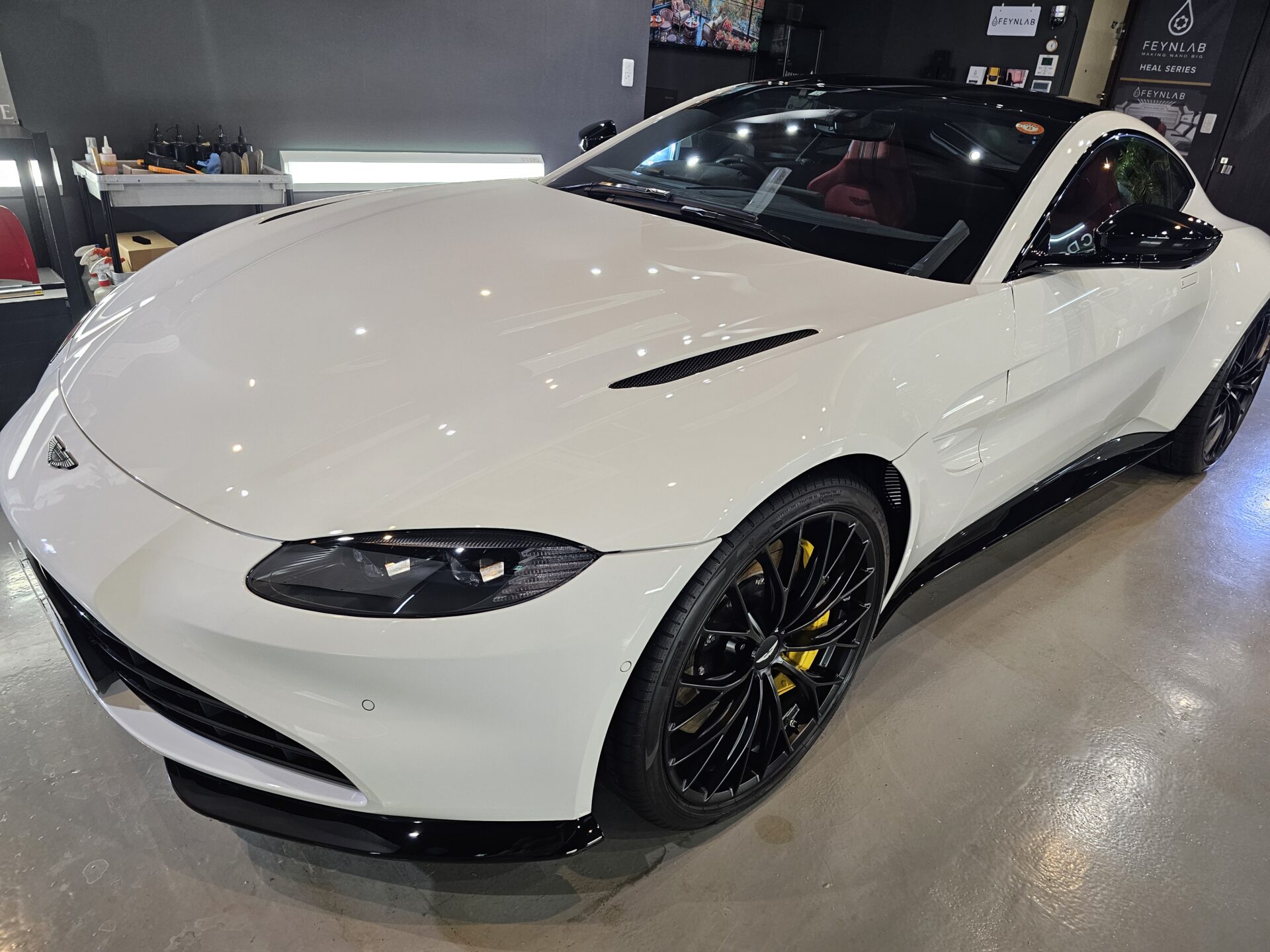 アストンマーチンヴァンテージ GTECHNIQ 艶