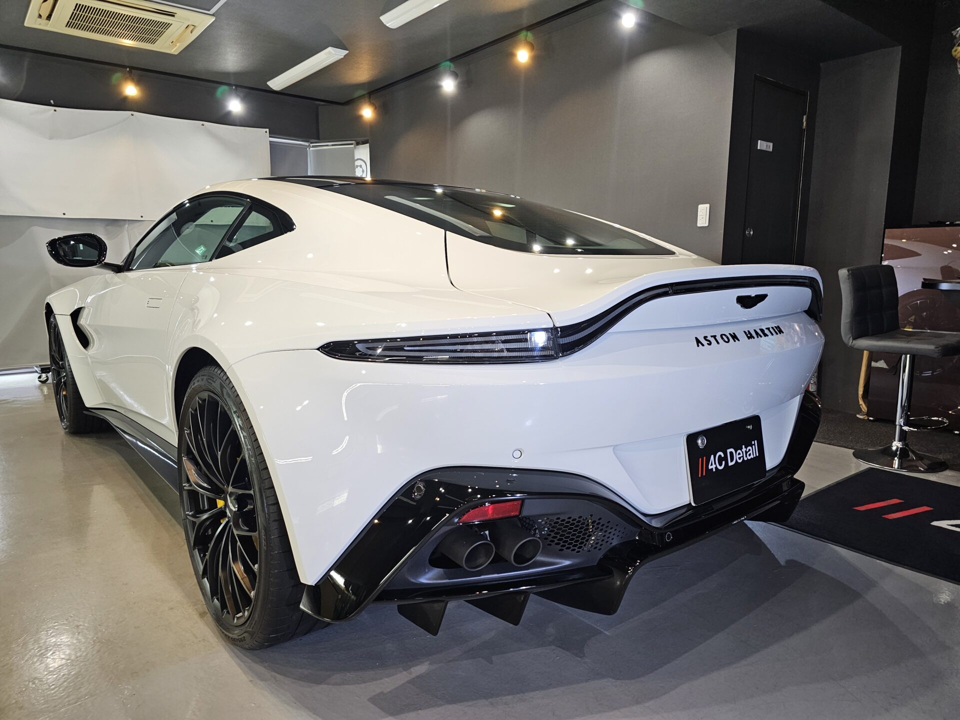 アストンマーチンヴァンテージ GTECHNIQクリスタルセラムブラックセラミックコーティング