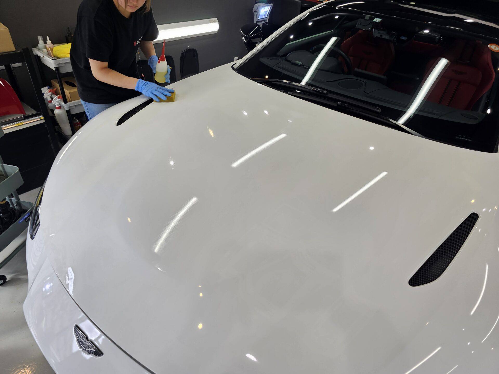 アストンマーチンヴァンテージ スケール除去作業