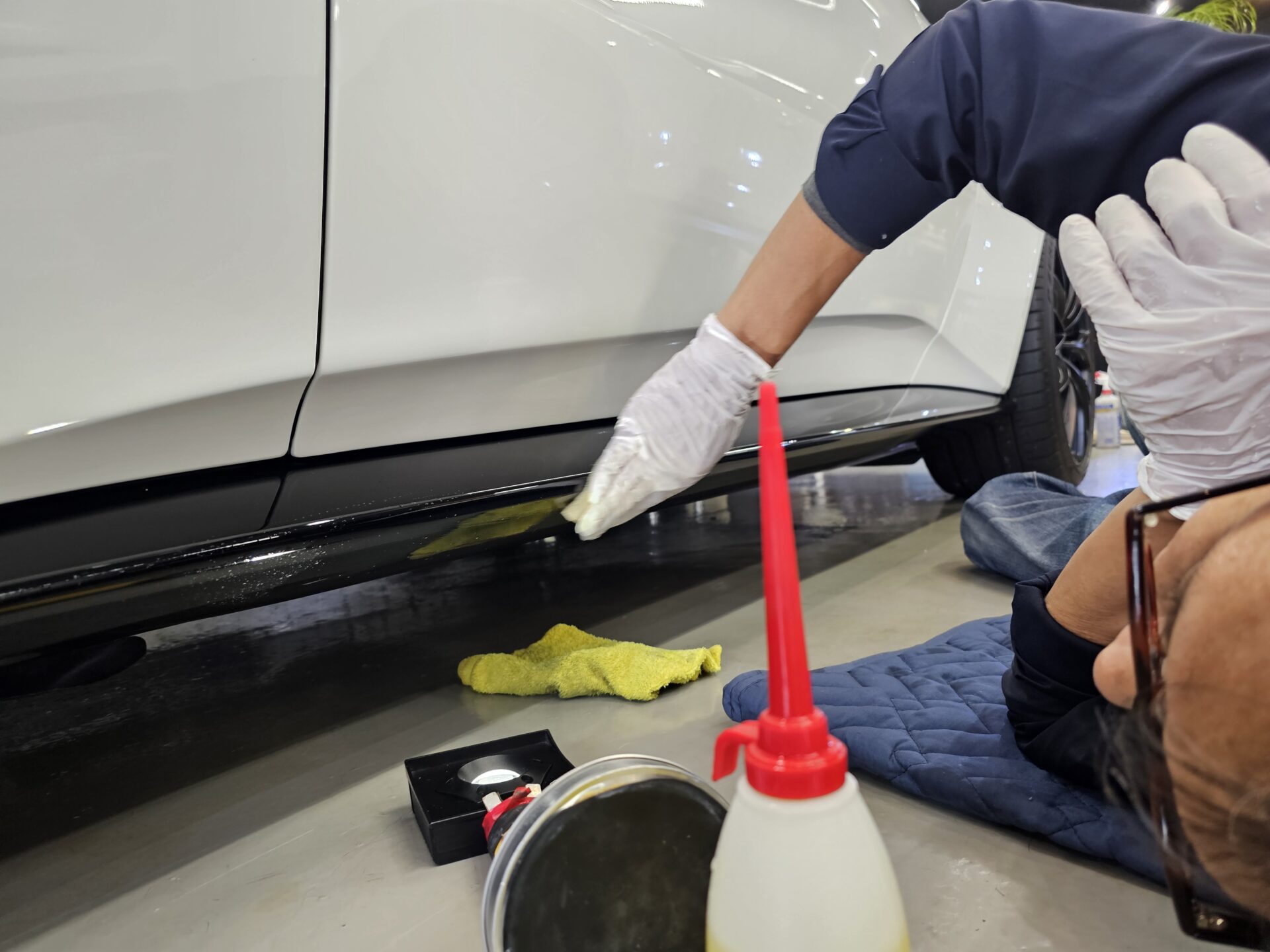 アストンマーチンヴァンテージ ボディ下側クリーニング