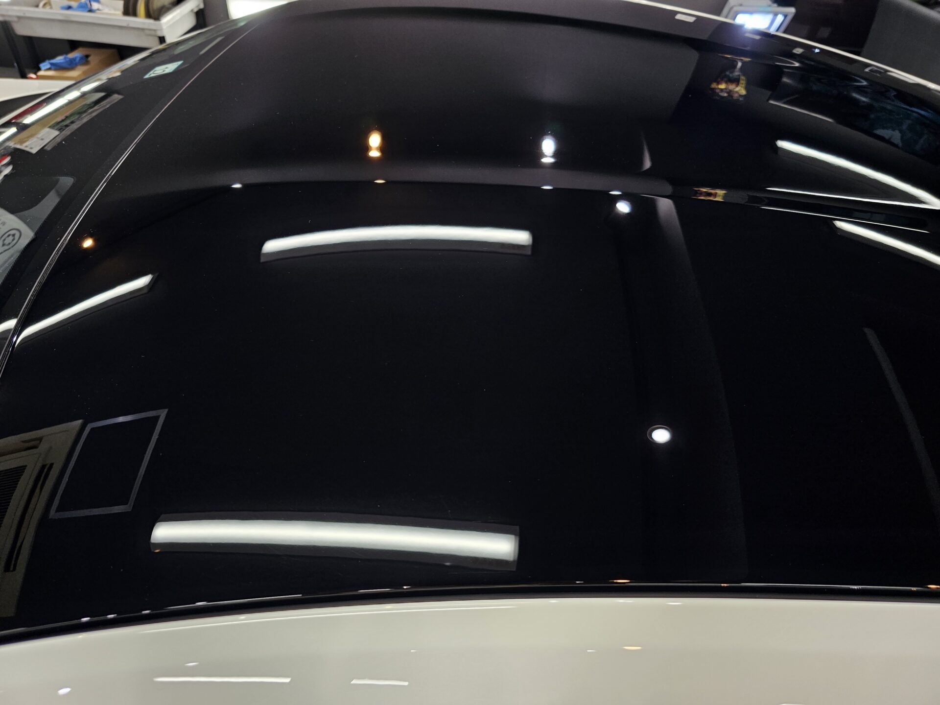 アストンマーチンヴァンテージ ルーフ施工後