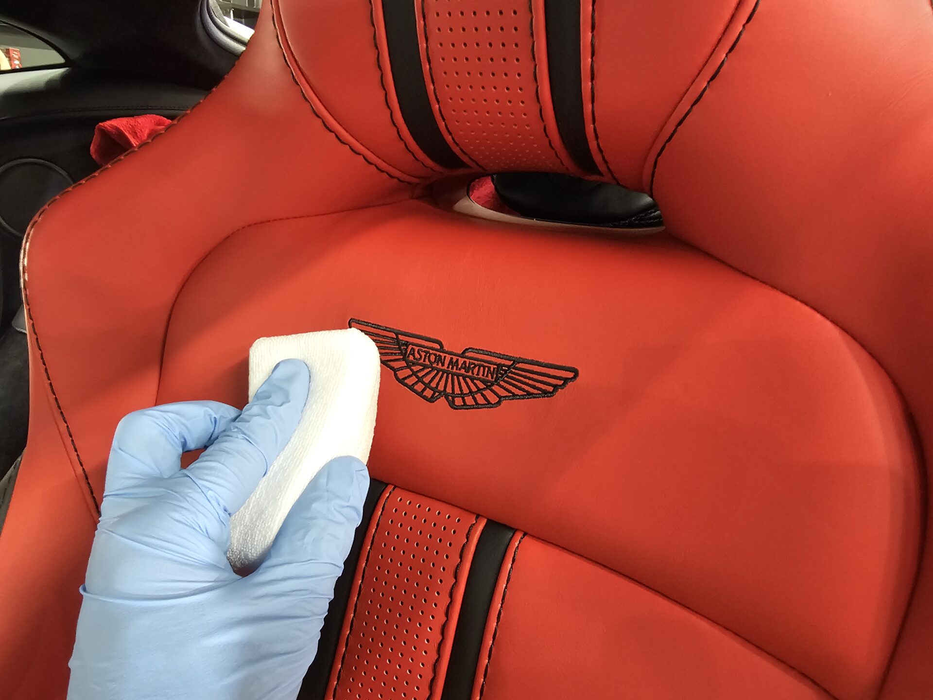 アストンマーチンヴァンテージ レザーシートコーティングセラミック