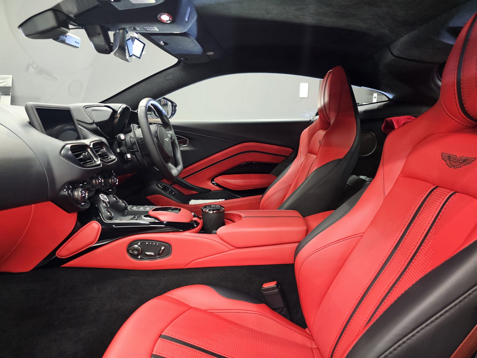 アストンマーチンヴァンテージ レザーシートセラミックコーティング