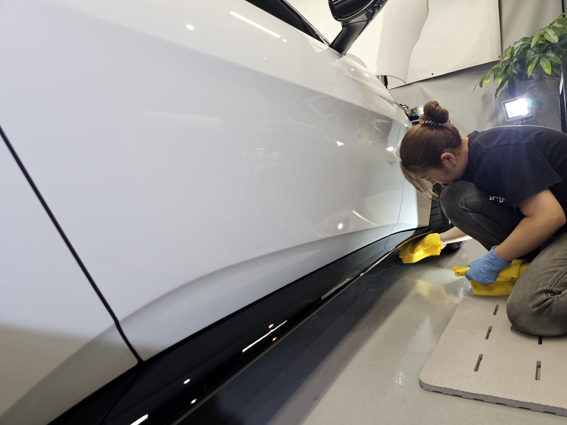 アストンマーチンヴァンテージ 丁寧なコーティング施工