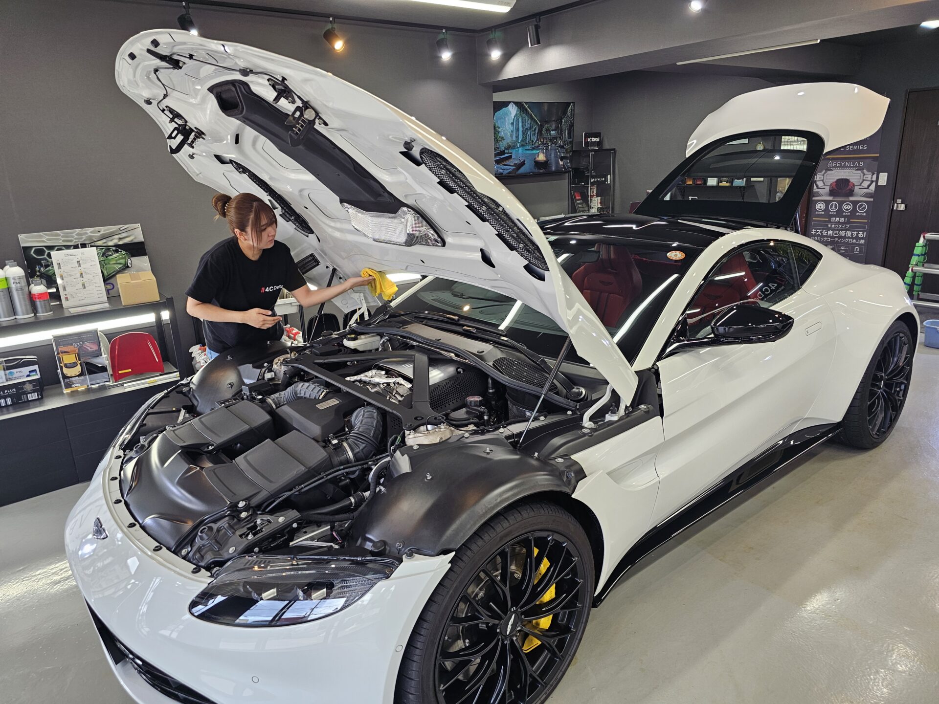 アストンマーチンヴァンテージ 徹底洗車