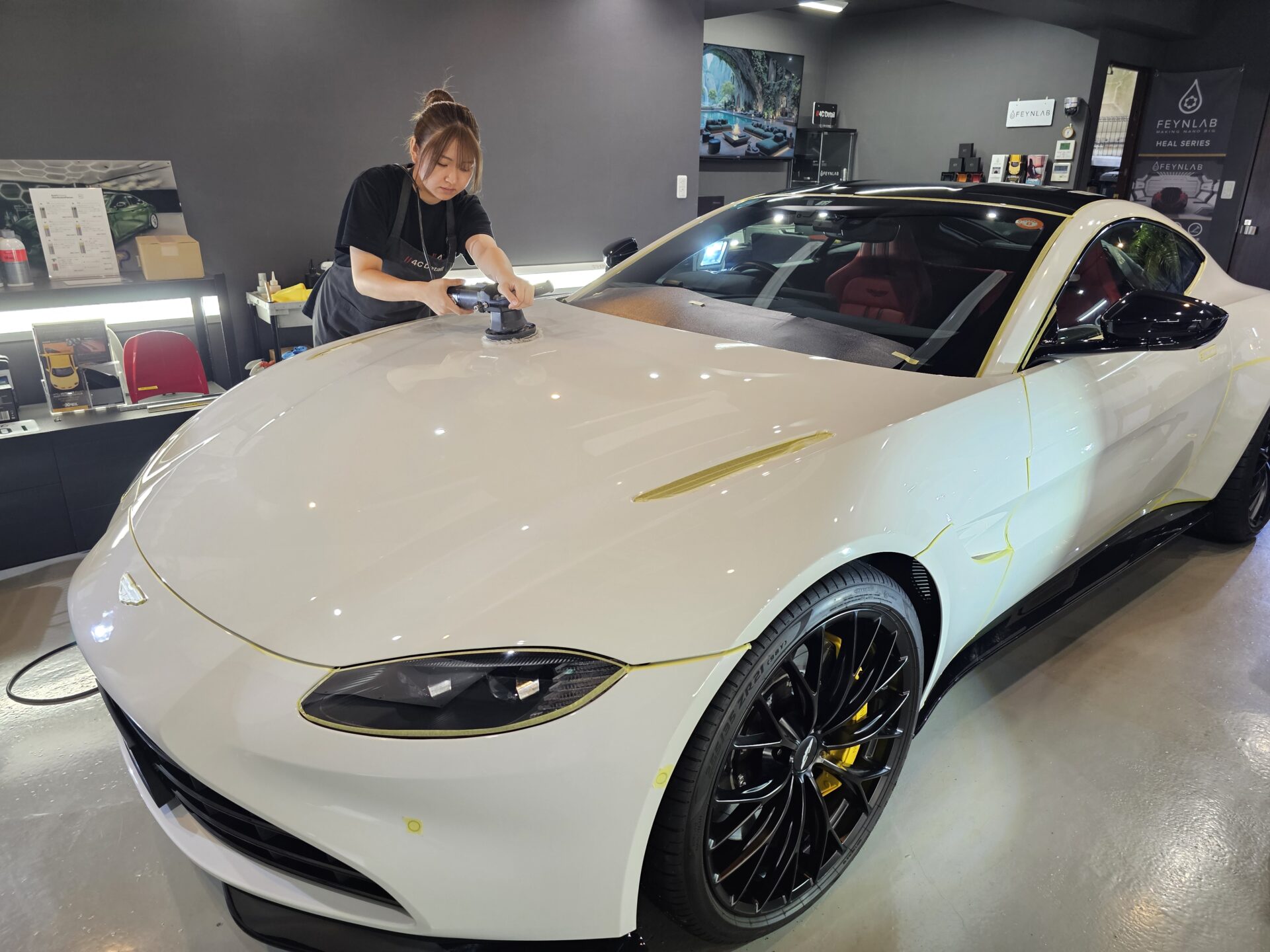 アストンマーチンヴァンテージ 磨き 下地処理