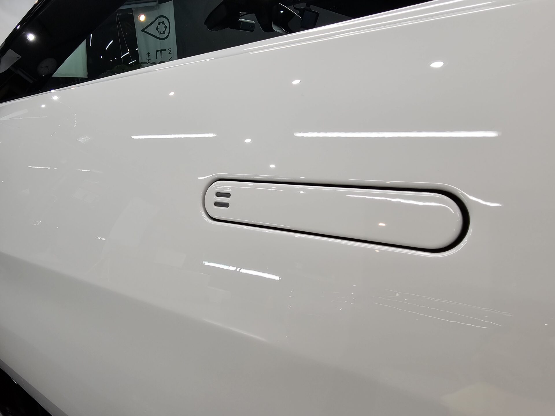 アストンマーチンヴァンテージ 細部黒ずみ除去