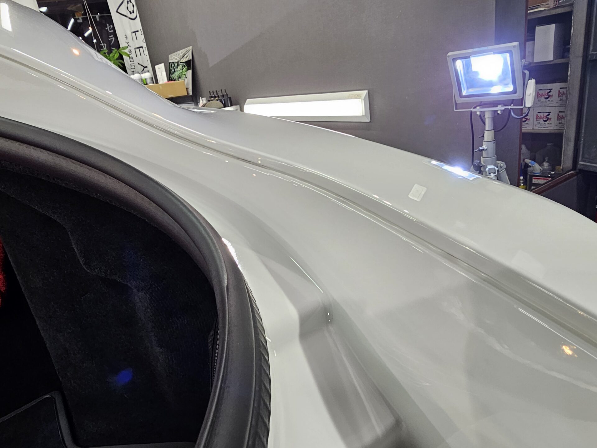 アストンマーチンヴァンテージ 開口部汚れ除去