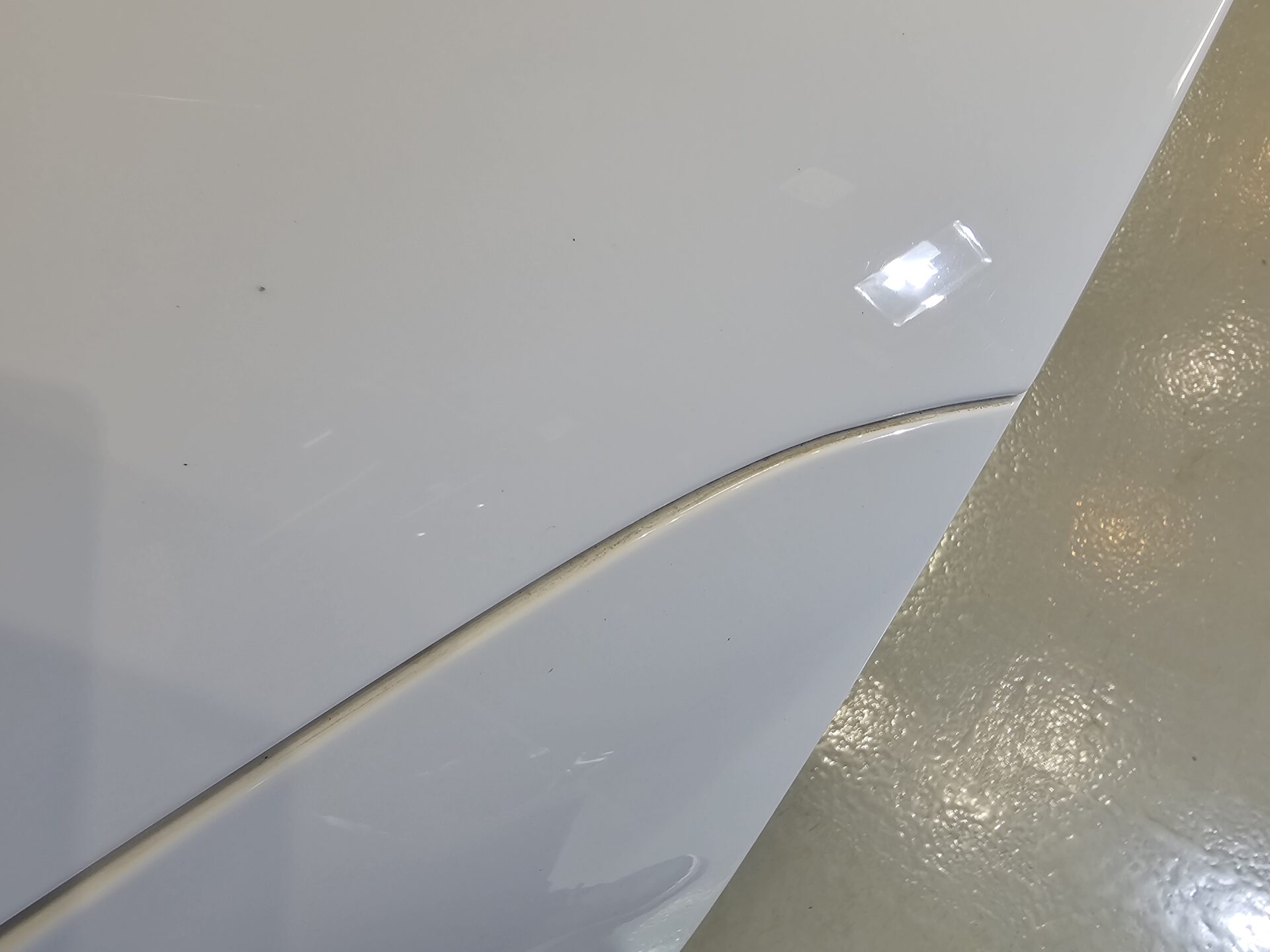 アストンマーチンヴァンテージ 隙間汚れ