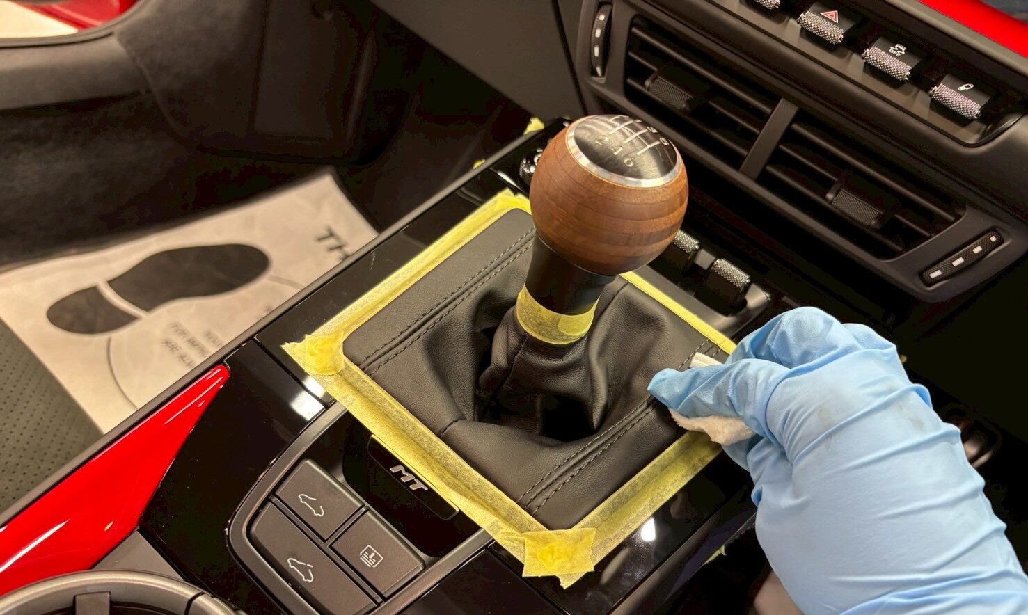 ポルシェ911カレラT 992.2 新車 シフトノブカバーコーティング