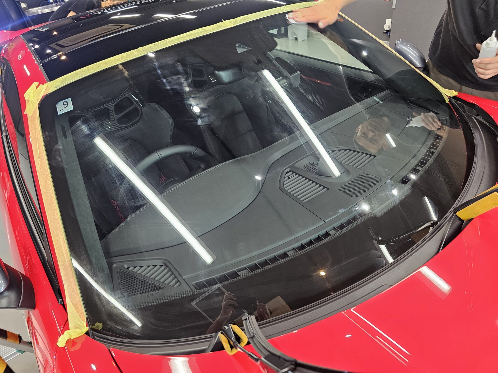 ポルシェ911カレラT 992.2 新車 スリックフロントガラスコーティング塗布